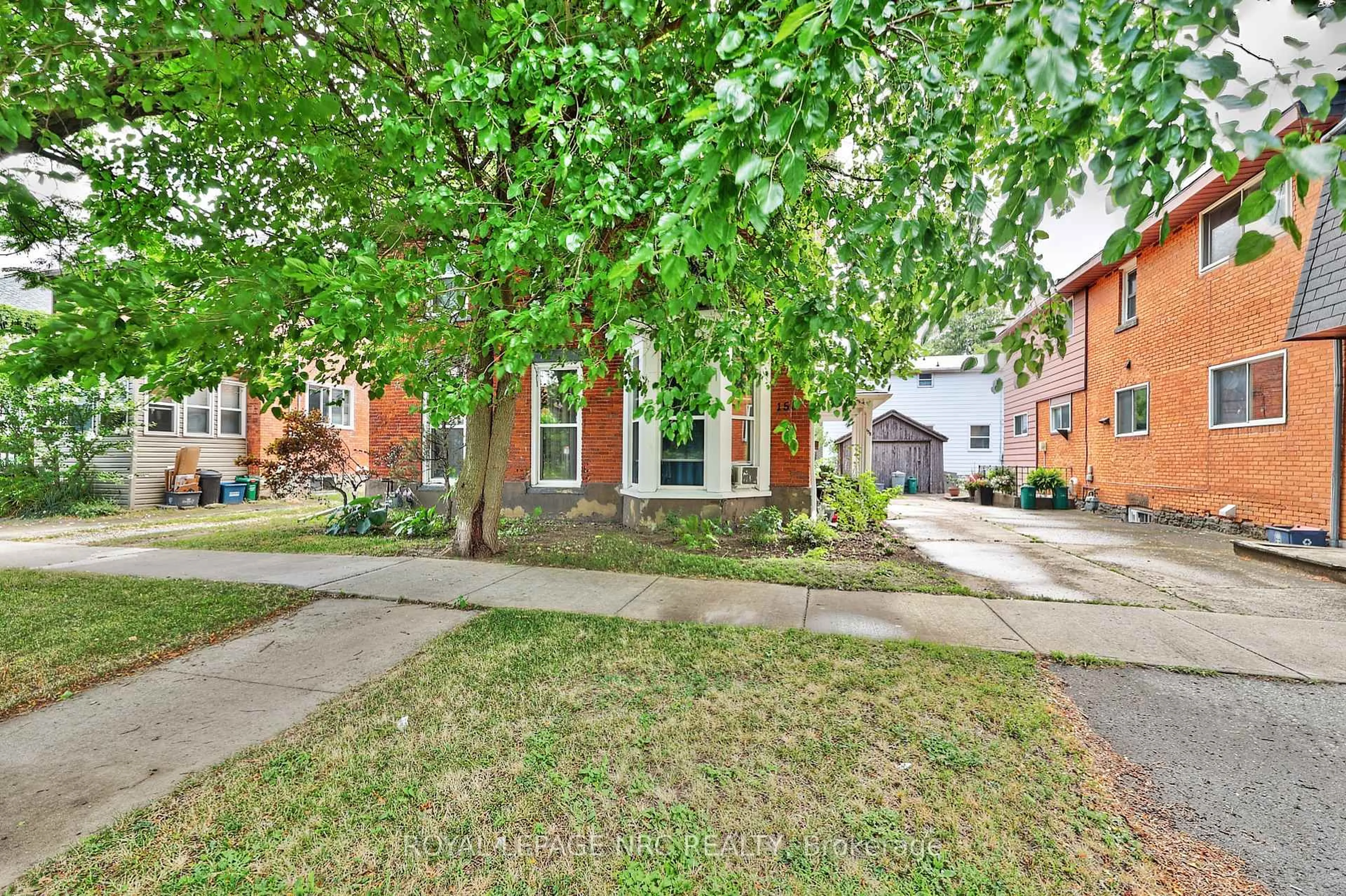 Home with brick exterior material, street for 158 Lake St, St. Catharines Ontario L2R 5Y7