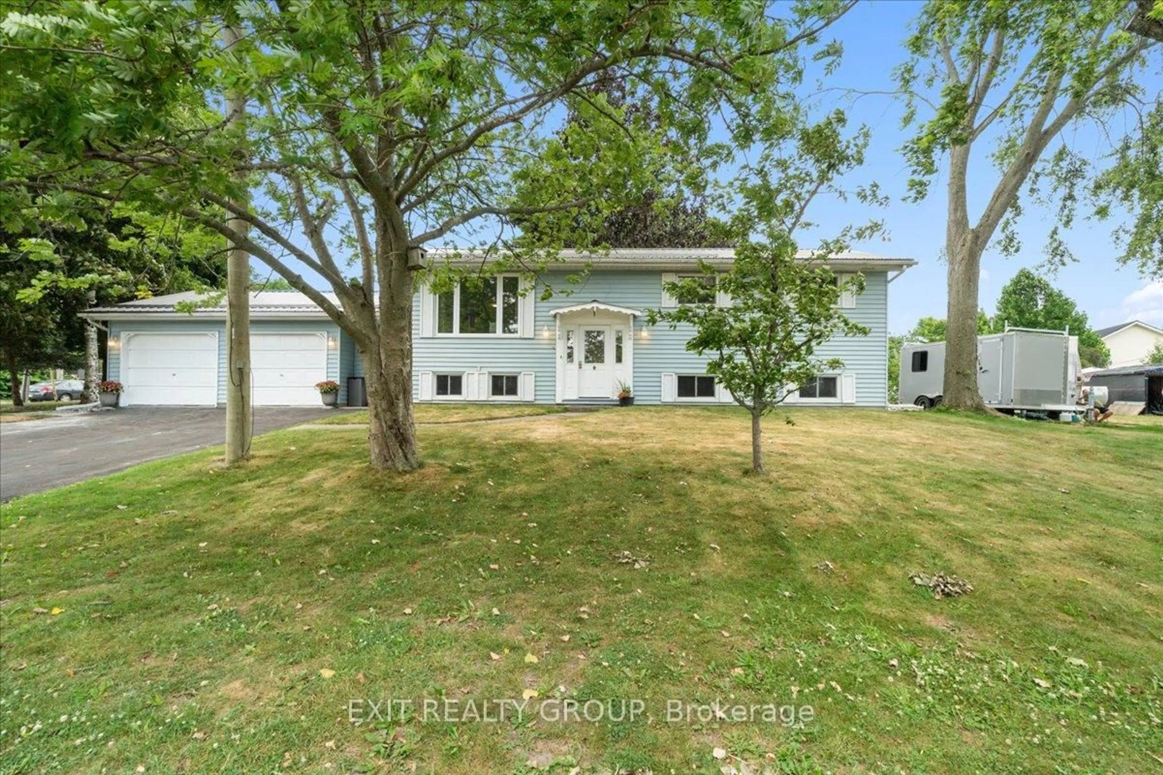 A pic from outside/outdoor area/front of a property/back of a property/a pic from drone, unknown for 1 Queen St, Brighton Ontario K0K 1H0