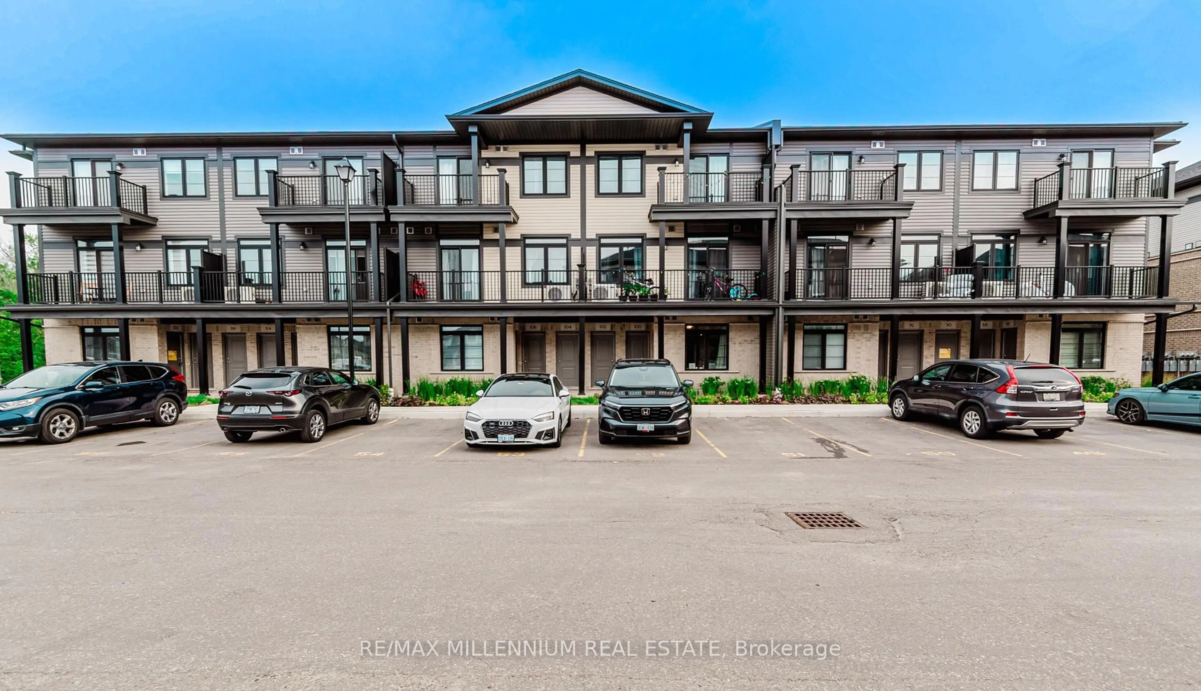 A pic from outside/outdoor area/front of a property/back of a property/a pic from drone, unknown for 98 Lomond Lane, Kitchener Ontario N2R 0T6