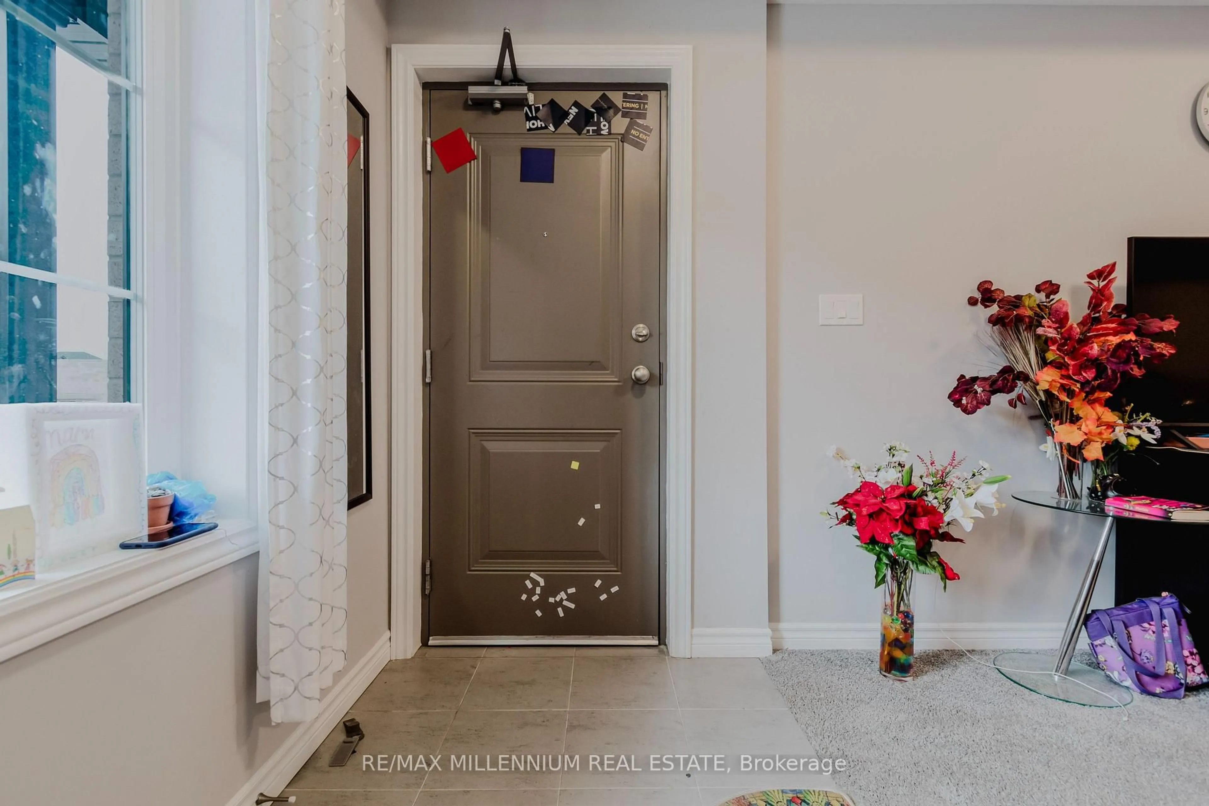 Indoor entryway for 98 Lomond Lane, Kitchener Ontario N2R 0T6