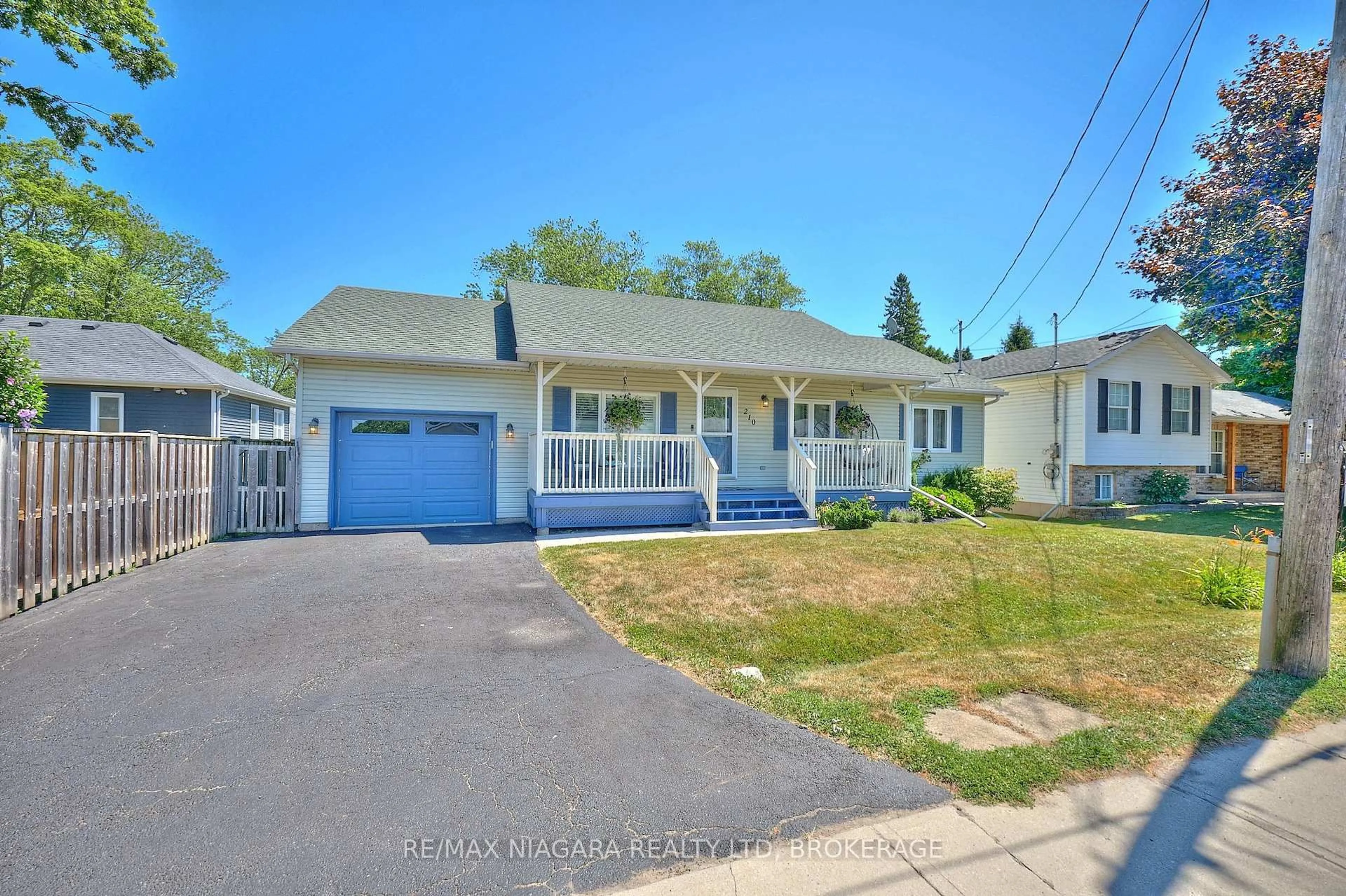 A pic from outside/outdoor area/front of a property/back of a property/a pic from drone, street for 210 Gorham Rd, Fort Erie Ontario L0S 1N0