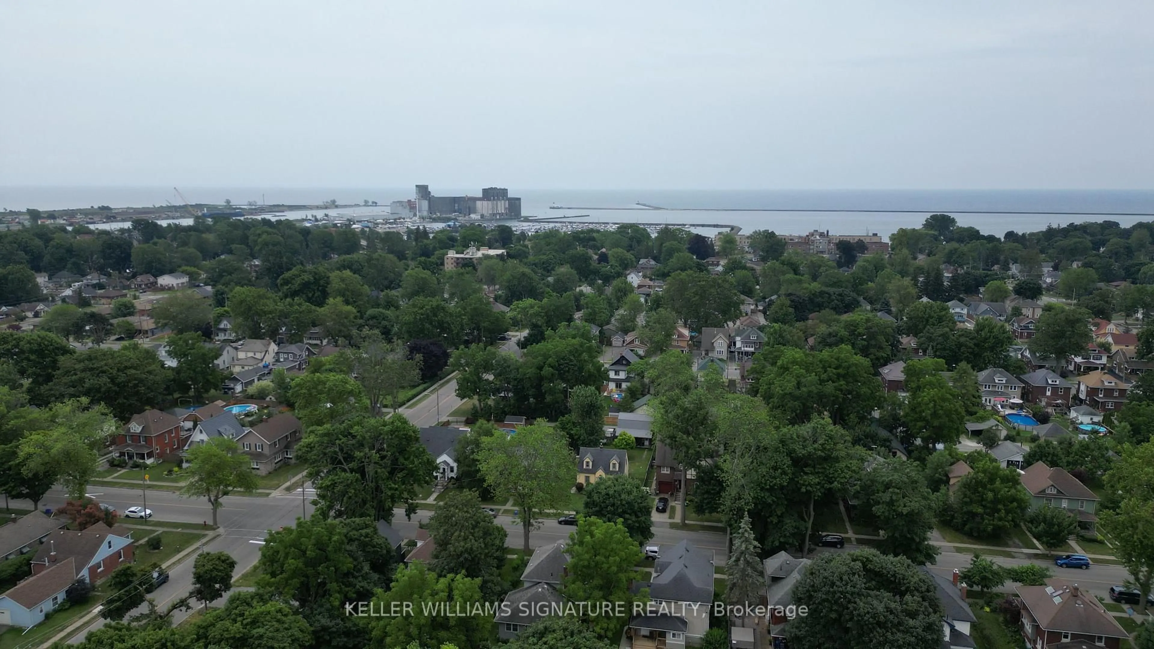 A pic from outside/outdoor area/front of a property/back of a property/a pic from drone, water/lake/river/ocean view for 224 Clarence St, Port Colborne Ontario L3K 3G6