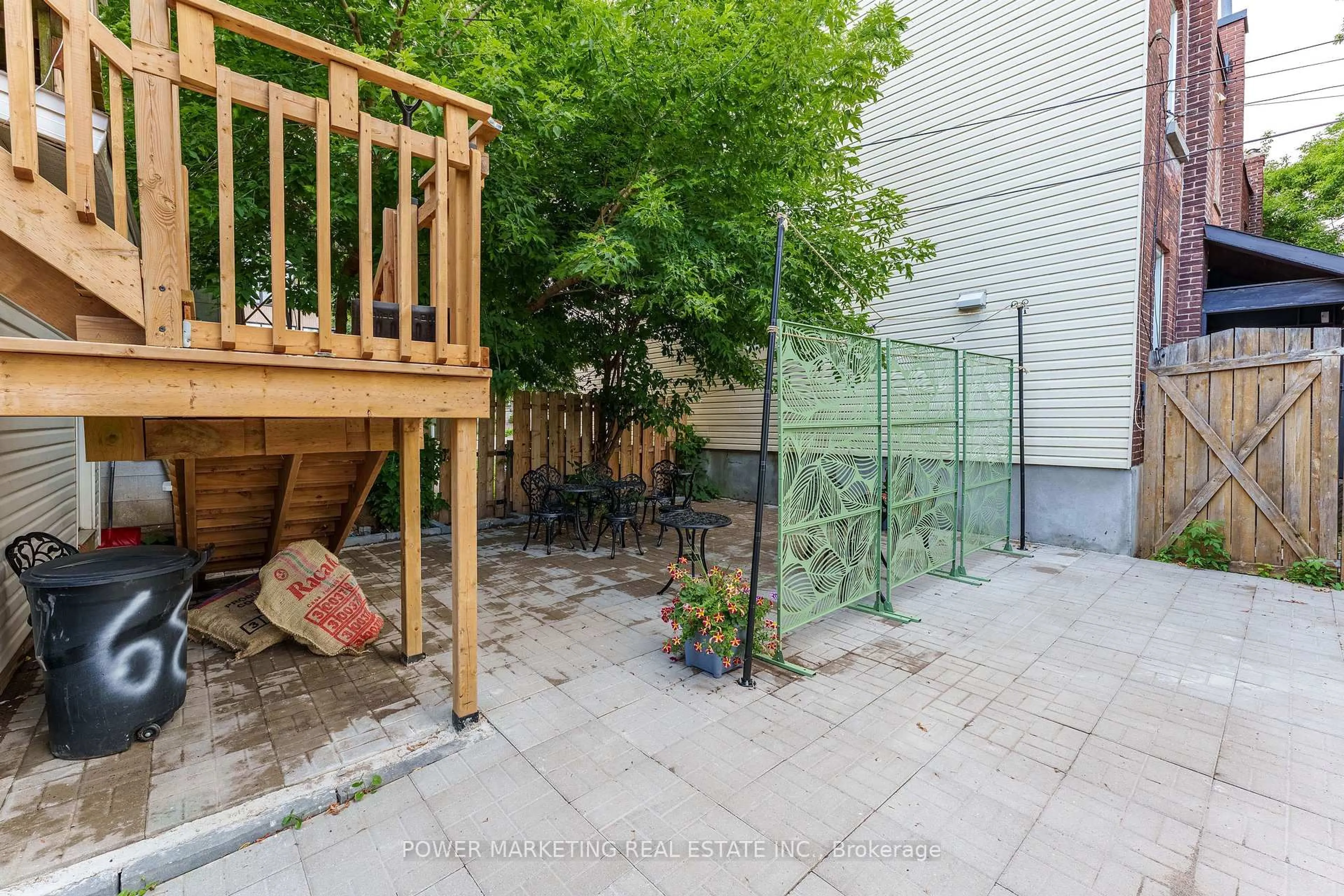 Patio, street for 684 BRONSON Ave, Ottawa Ontario K1S 4E9
