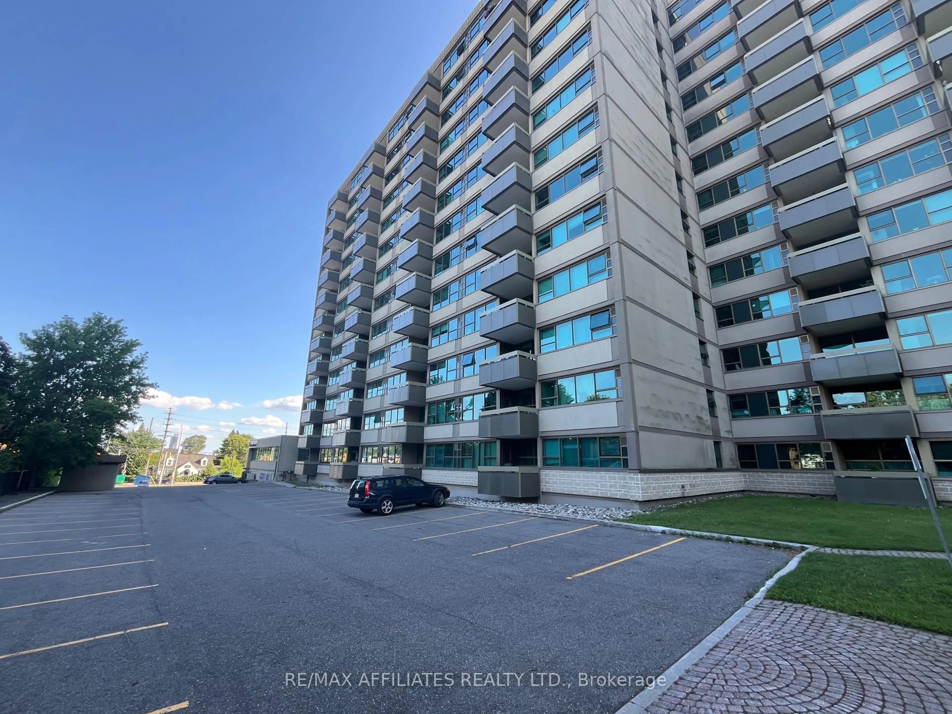 A pic from outside/outdoor area/front of a property/back of a property/a pic from drone, city buildings view from balcony for 555 BRITTANY Dr #407, Ottawa Ontario K1K 4C5
