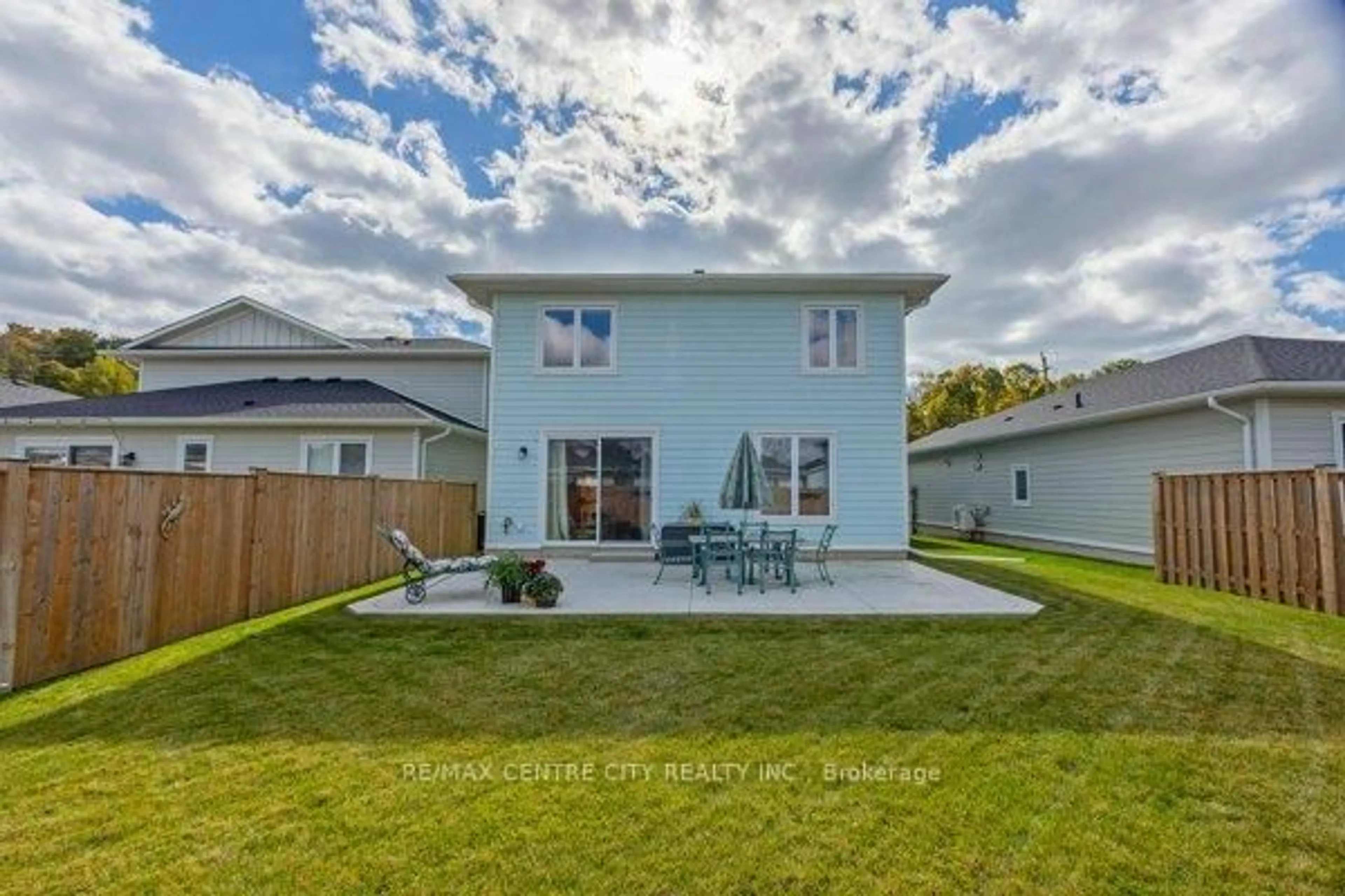 Unknown for 429 George St, Central Elgin Ontario N5L 1G4