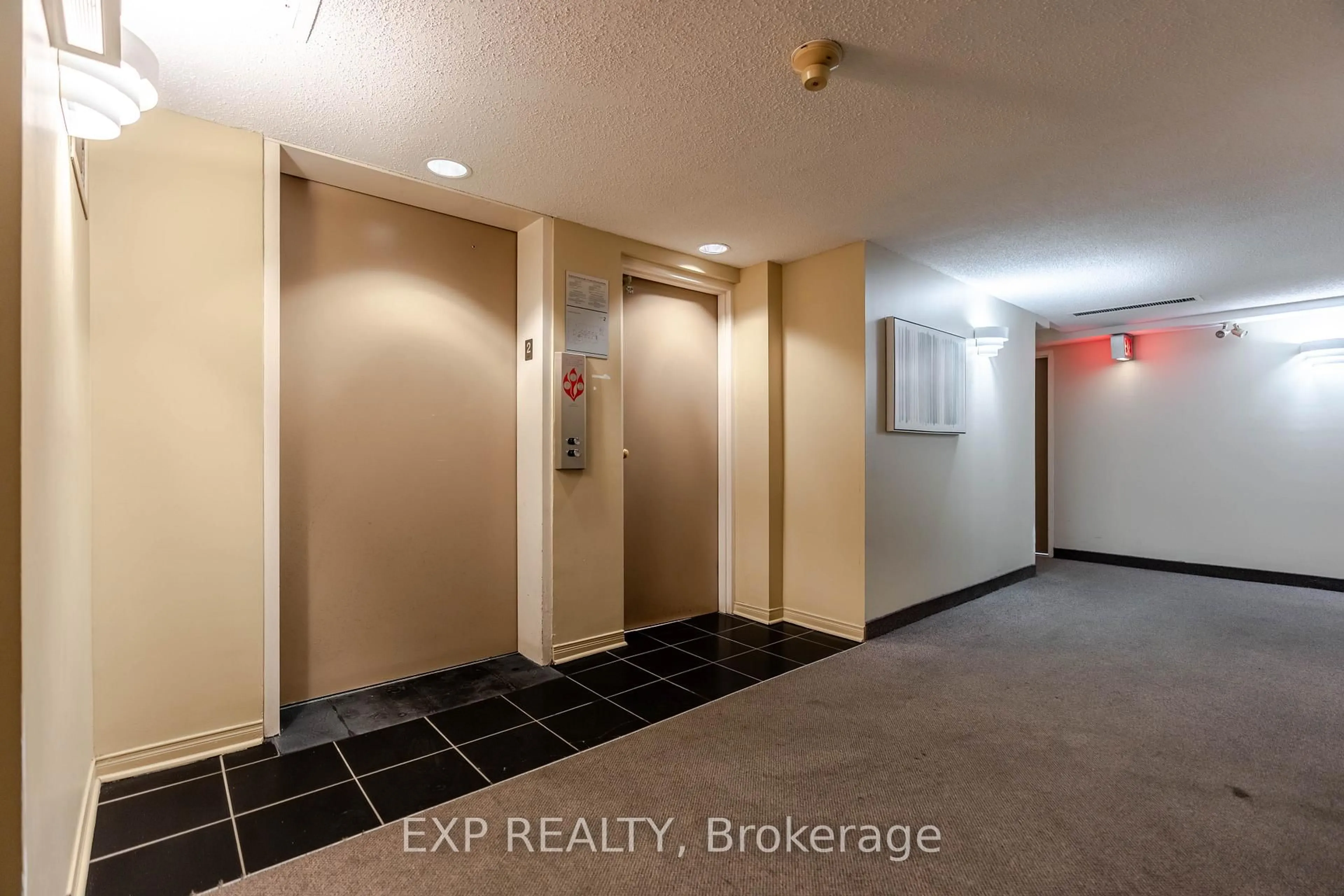 Unknown for 202 Hinchey Ave #211, Ottawa Ontario K1Y 1L7