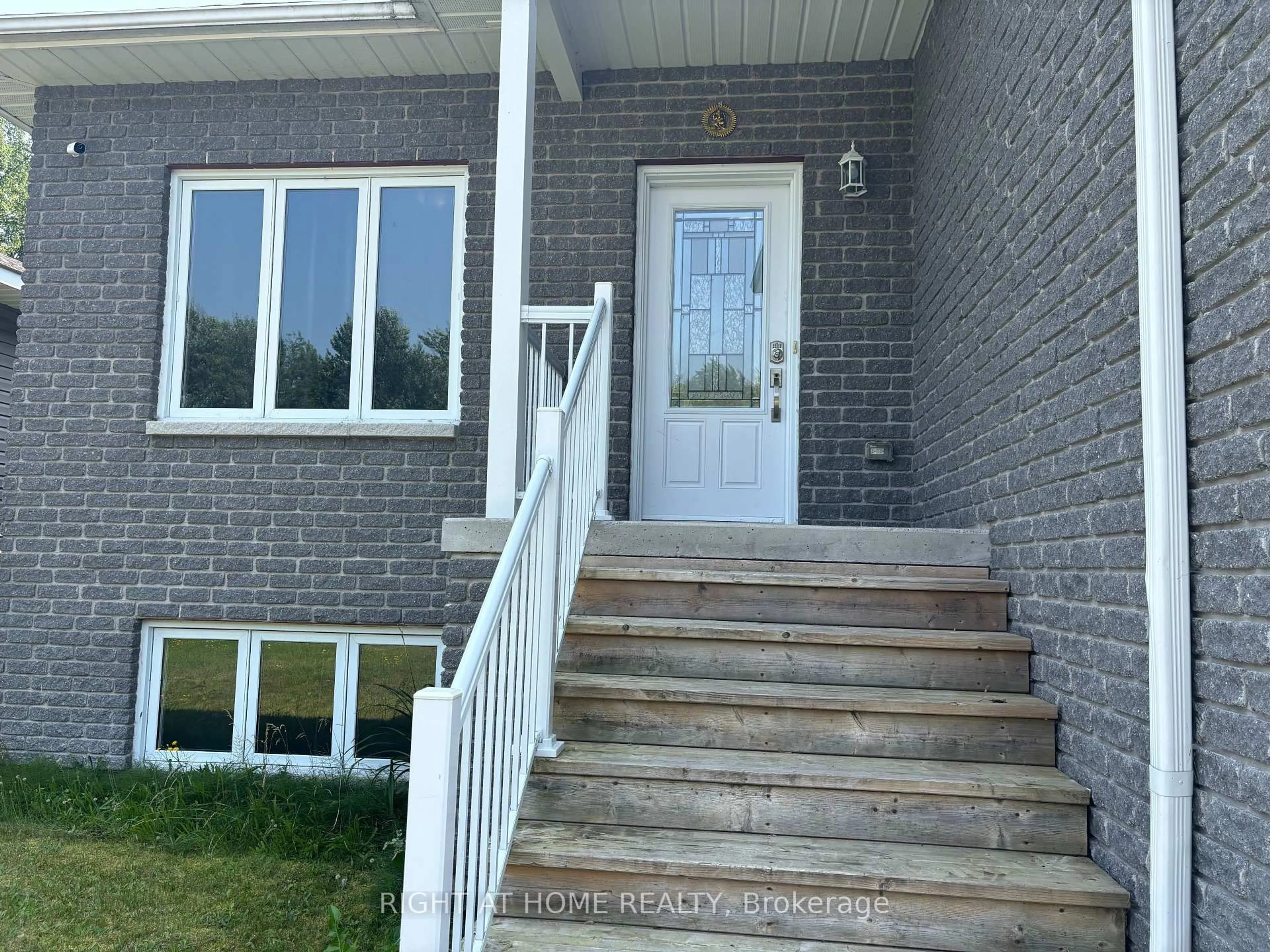 Unknown for 211 Thelma Ave, North Bay Ontario P1A 4M9