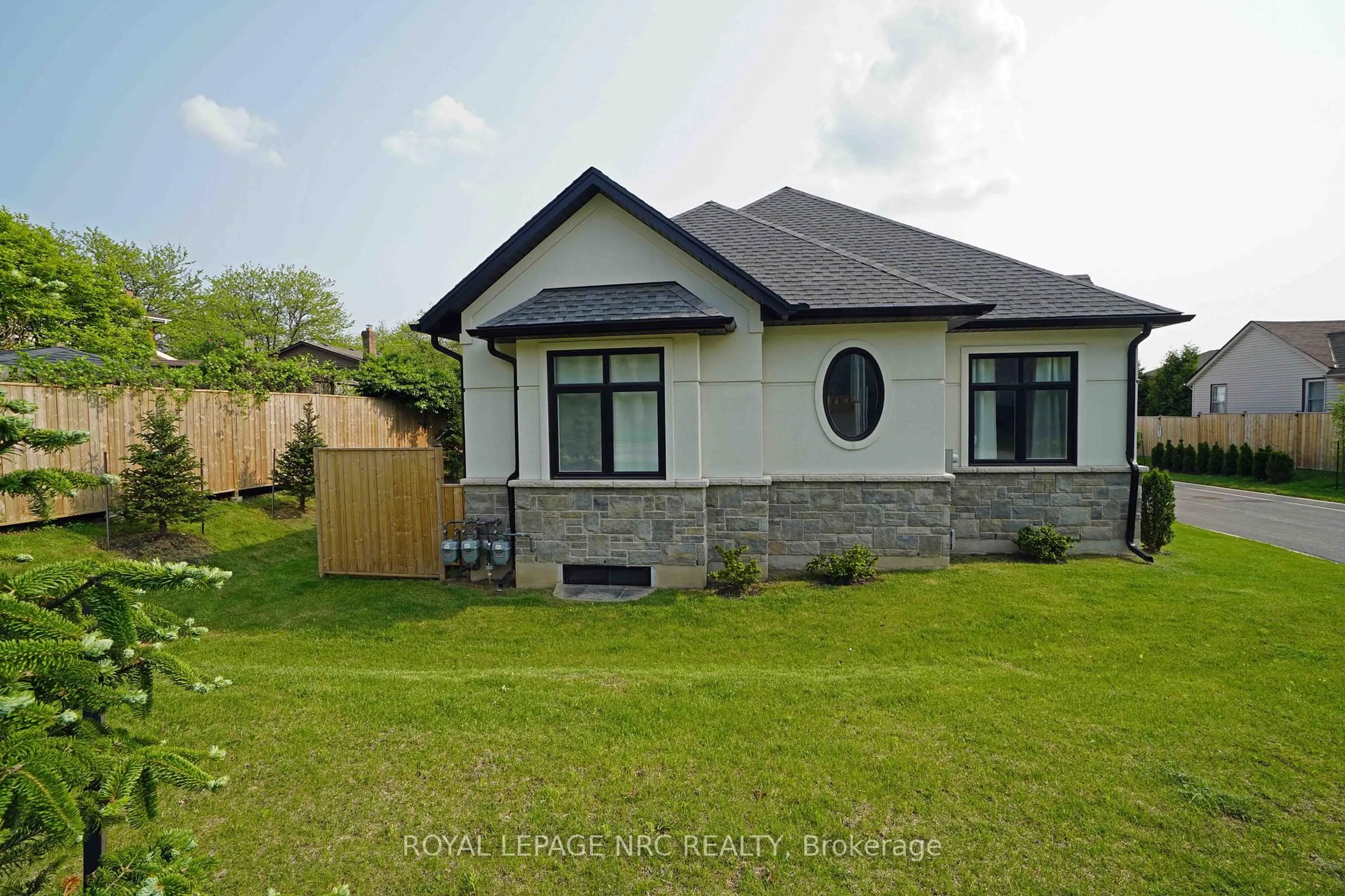Unknown for 7472 MOUNTAIN Rd #1, Niagara Falls Ontario L2J 0B8