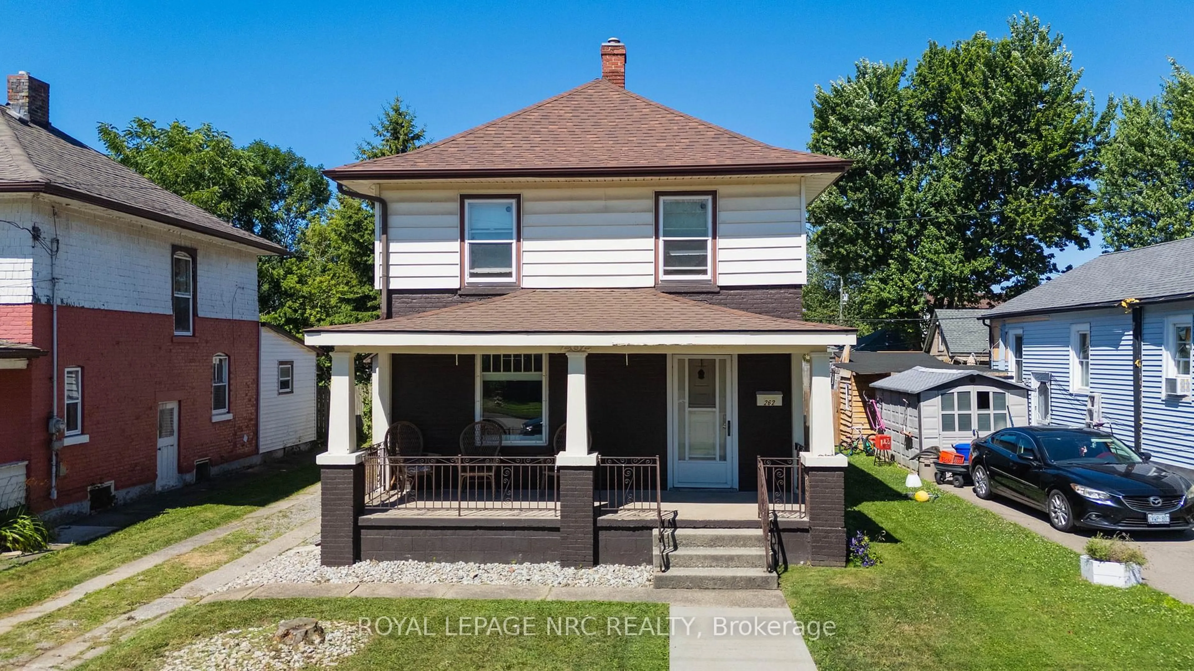 Home with vinyl exterior material, street for 262 Mitchell St, Port Colborne Ontario L3K 1Y6