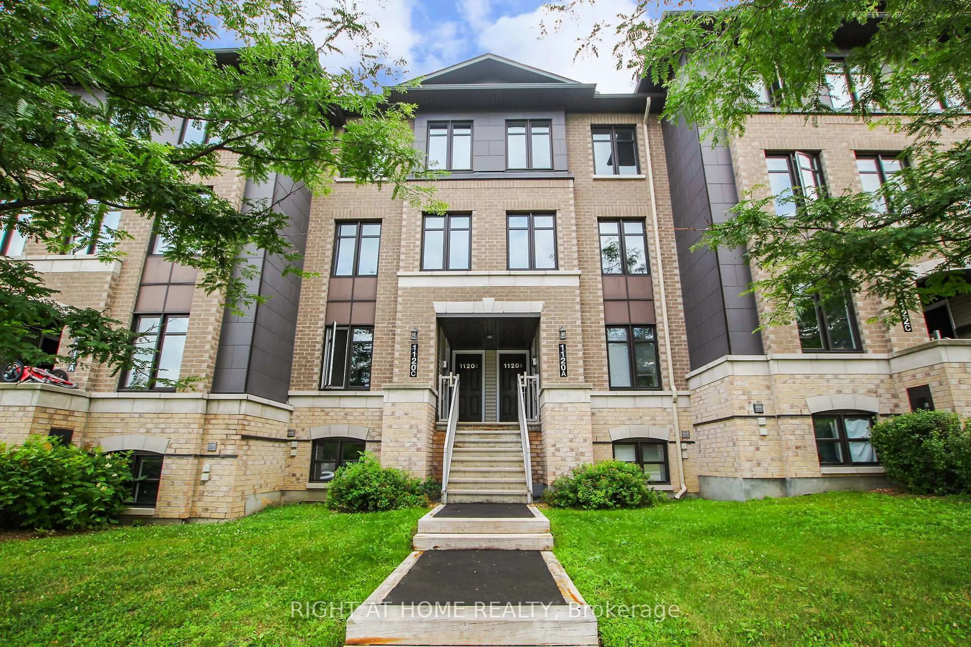 Home with brick exterior material, building for 1120 Klondike Rd #B, Ottawa Ontario K2K 0H2