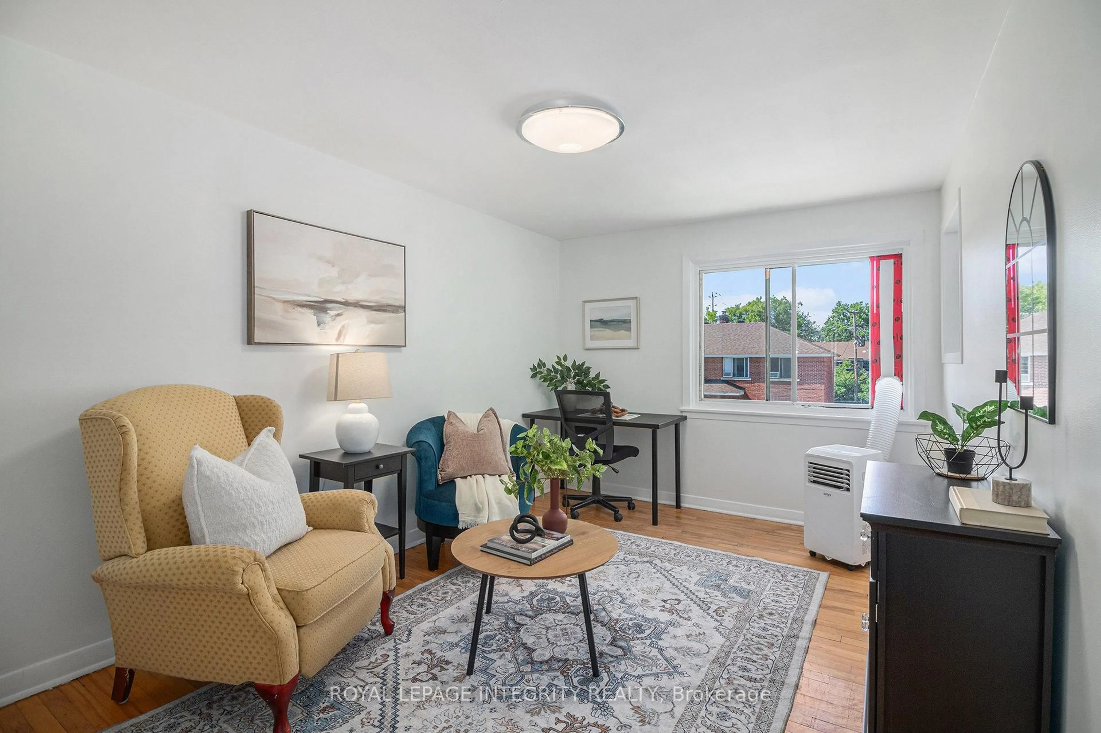 Living room with furniture, unknown for 422 Queen Mary St, Ottawa Ontario K1K 1W5