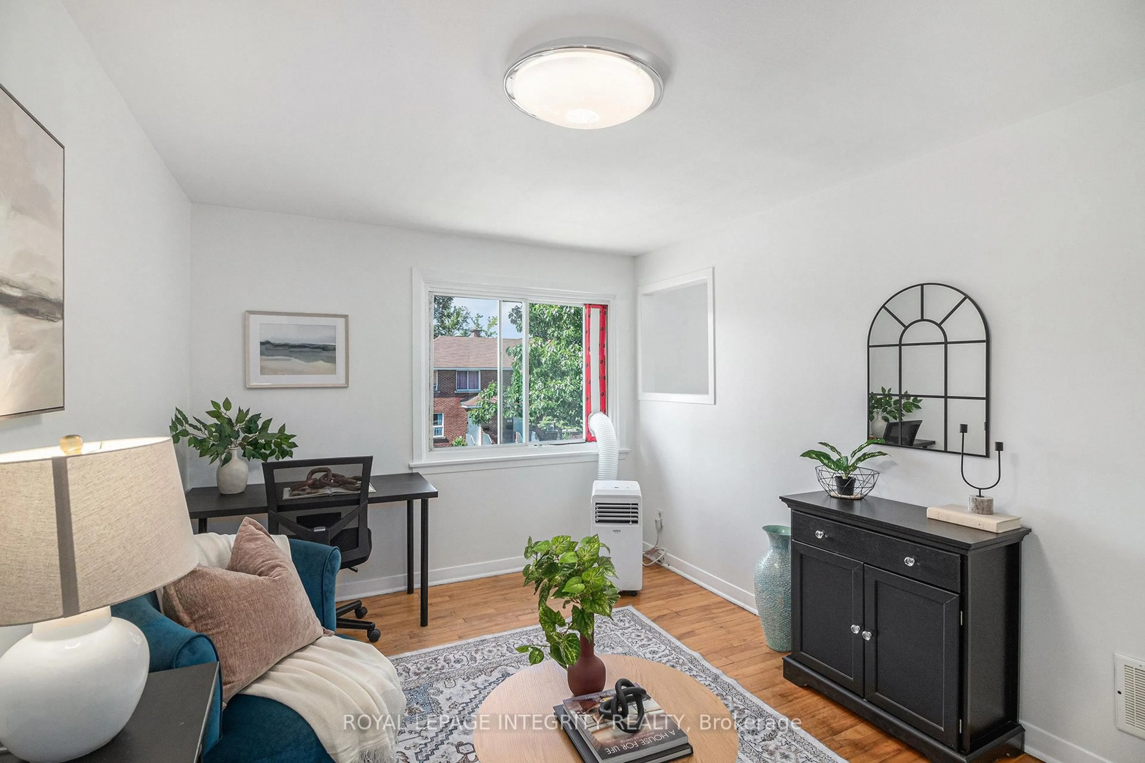 Living room with furniture, unknown for 422 Queen Mary St, Ottawa Ontario K1K 1W5