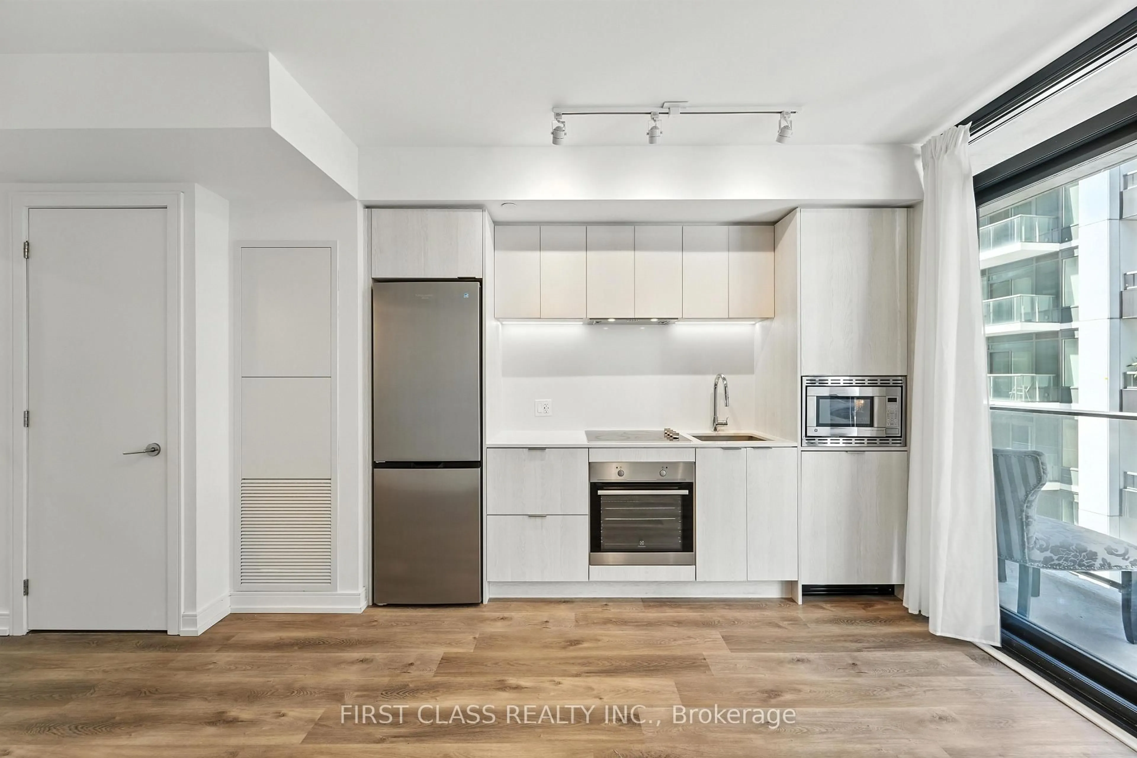 Standard kitchen, unknown for 1 Jarvis St #1115, Hamilton Ontario L8R 3J2