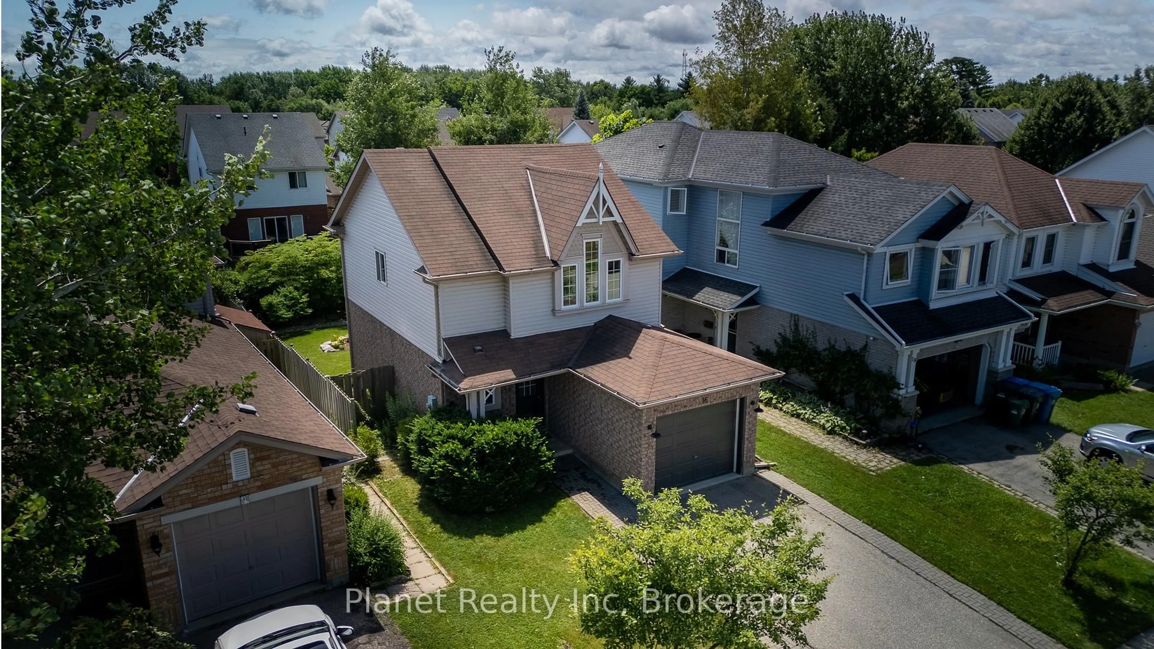 A pic from outside/outdoor area/front of a property/back of a property/a pic from drone, street for 16 Southcreek Tr, Guelph Ontario N1G 4Y8
