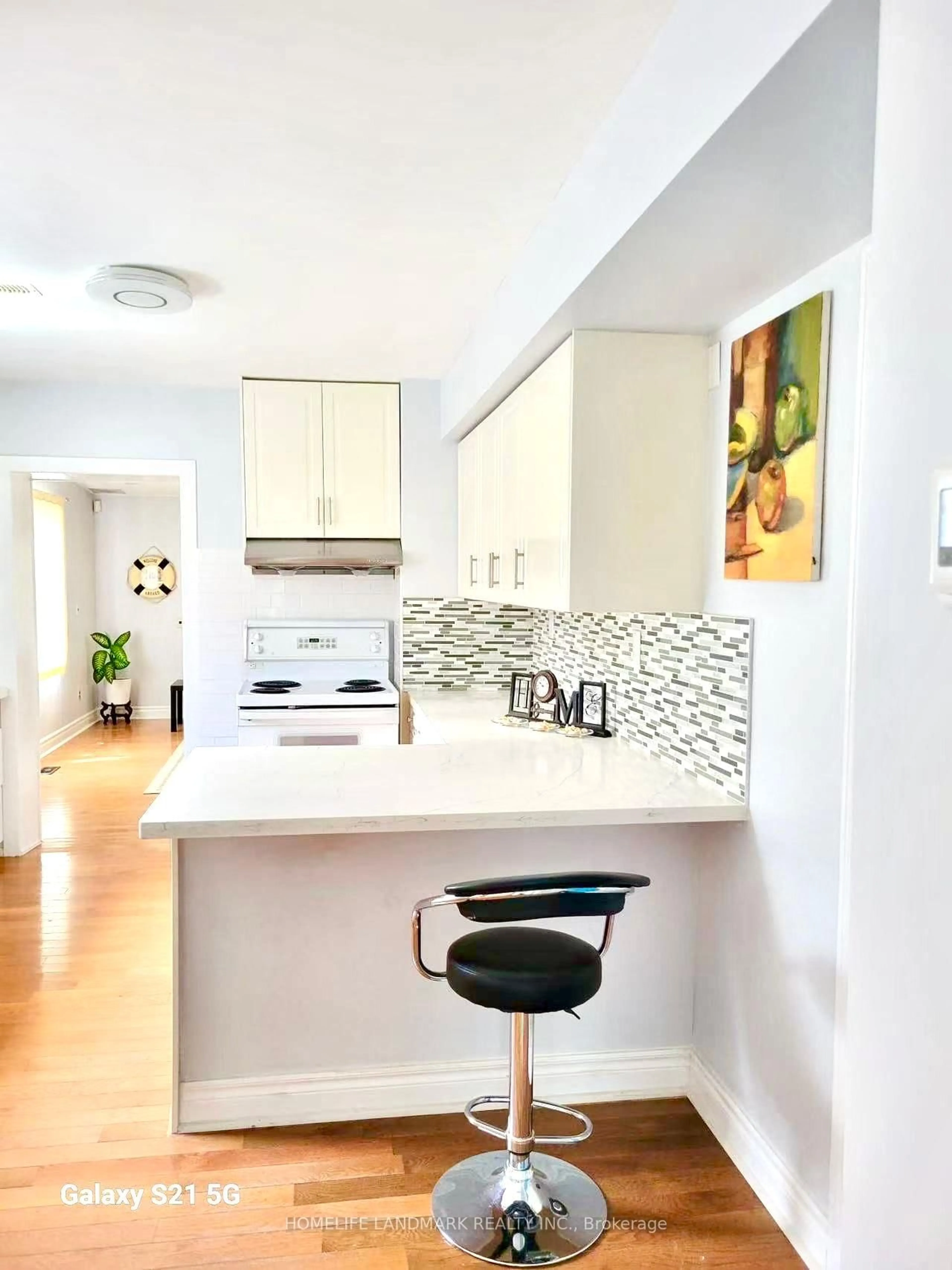 Contemporary kitchen, ceramic/tile floor for 22 TRAYMOOR St, Kingston Ontario K7L 4K8