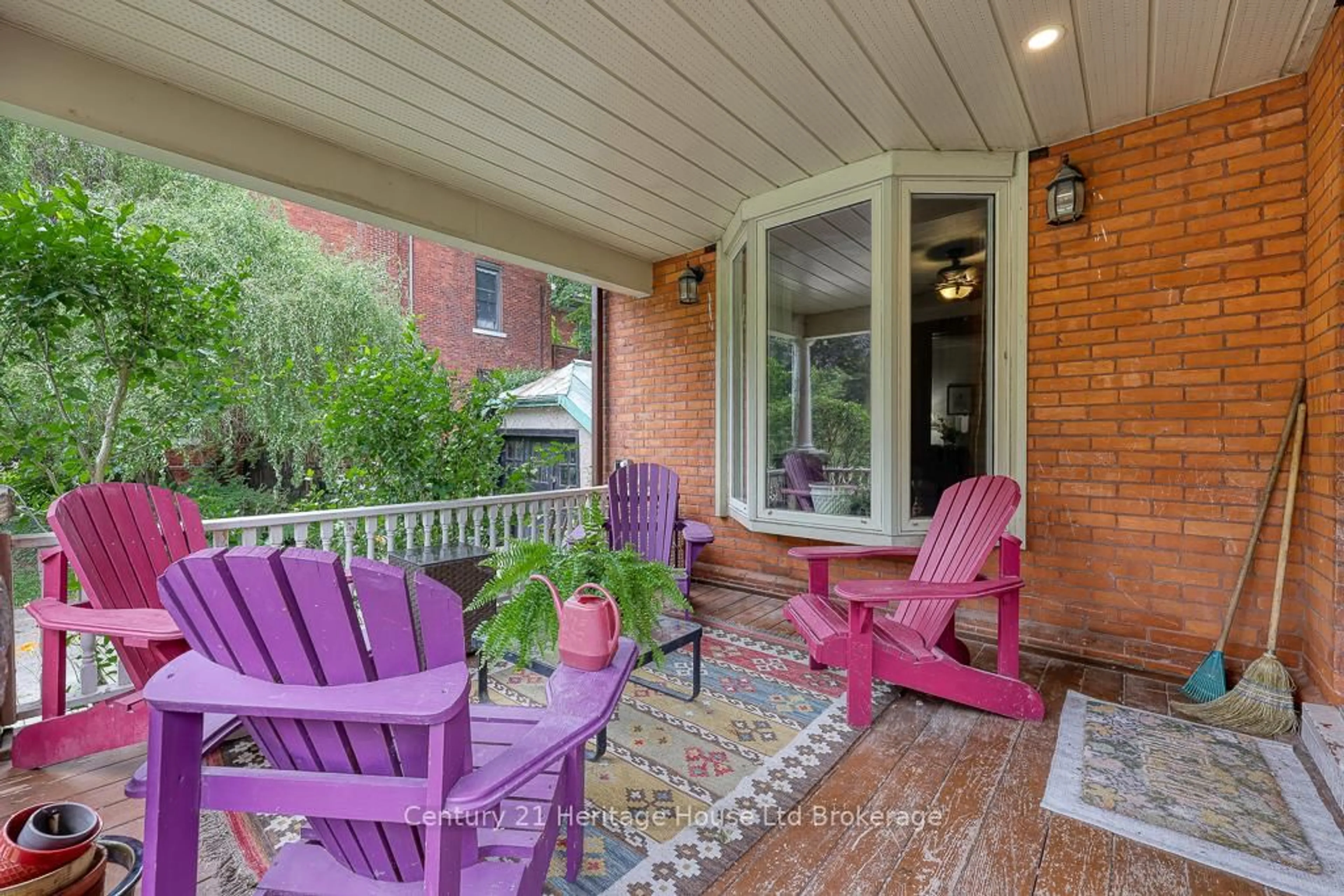 Patio, street for 113 Light St, Woodstock Ontario N4S 6H2