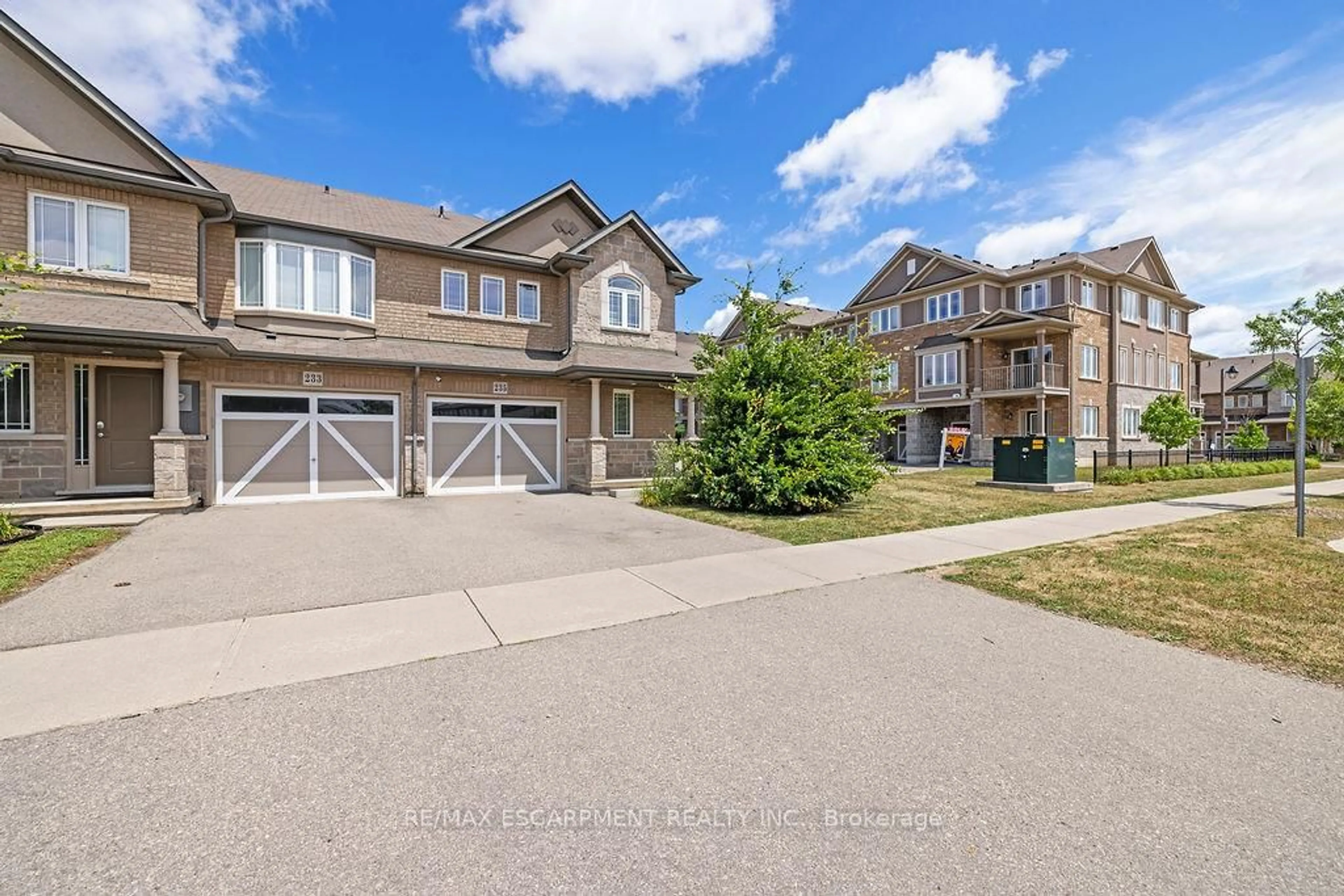 A pic from outside/outdoor area/front of a property/back of a property/a pic from drone, street for 235 Bellagio Ave, Hamilton Ontario L0R 1P0