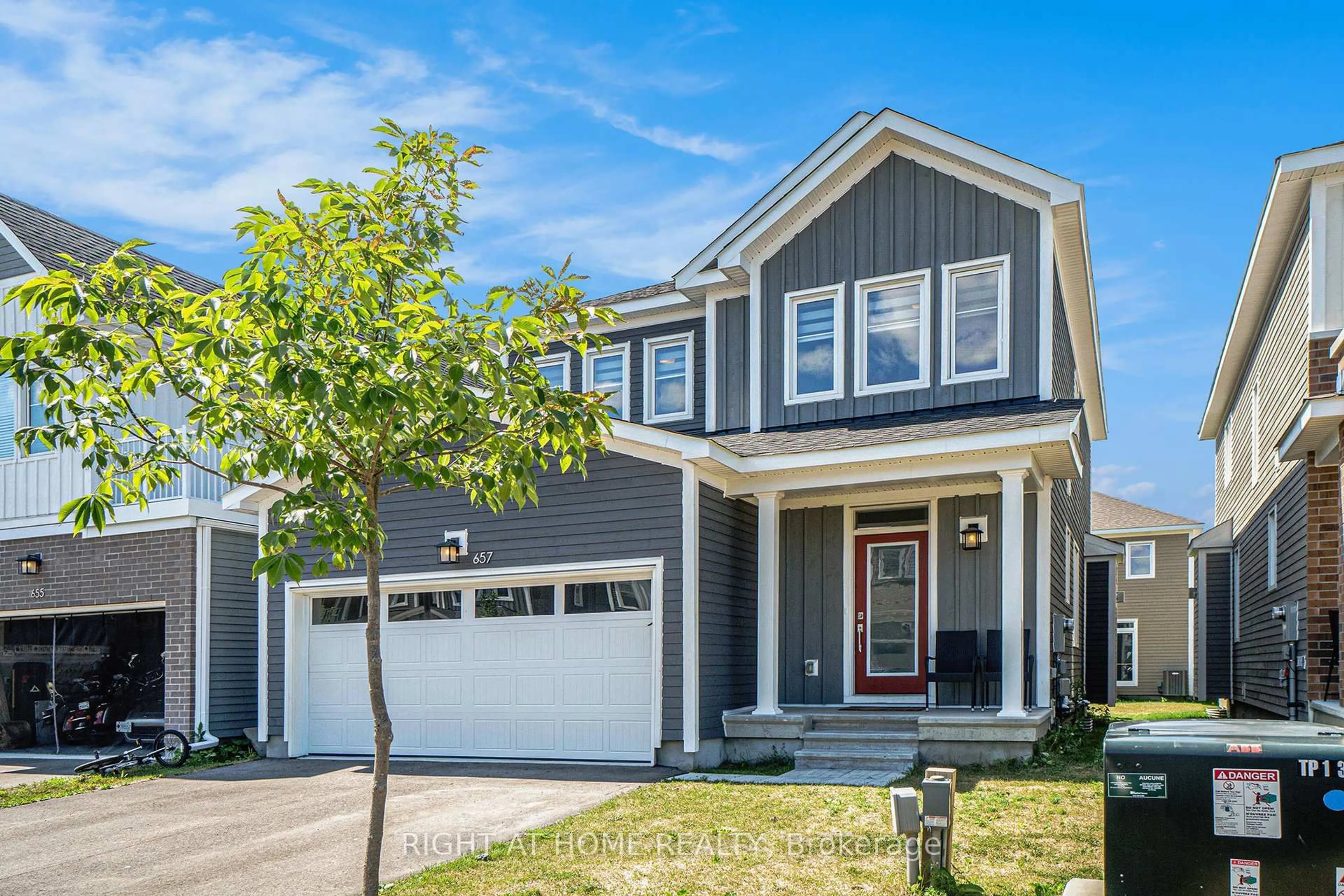 Home with vinyl exterior material, street for 657 Terrier Circ, Richmond Ontario K0A 2Z0