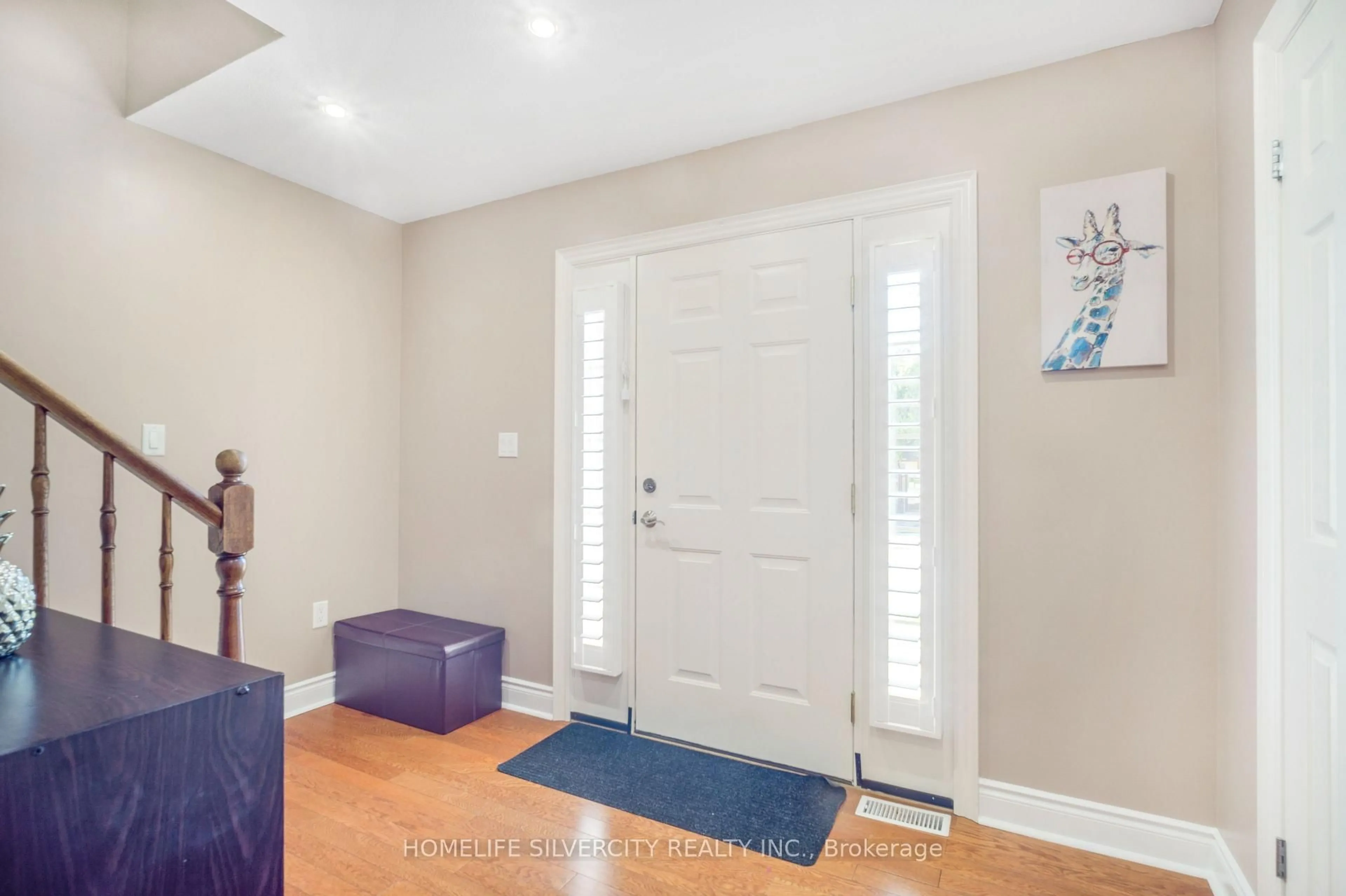 Indoor entryway for 27 Ormond St, Thorold Ontario L2V 1Y6