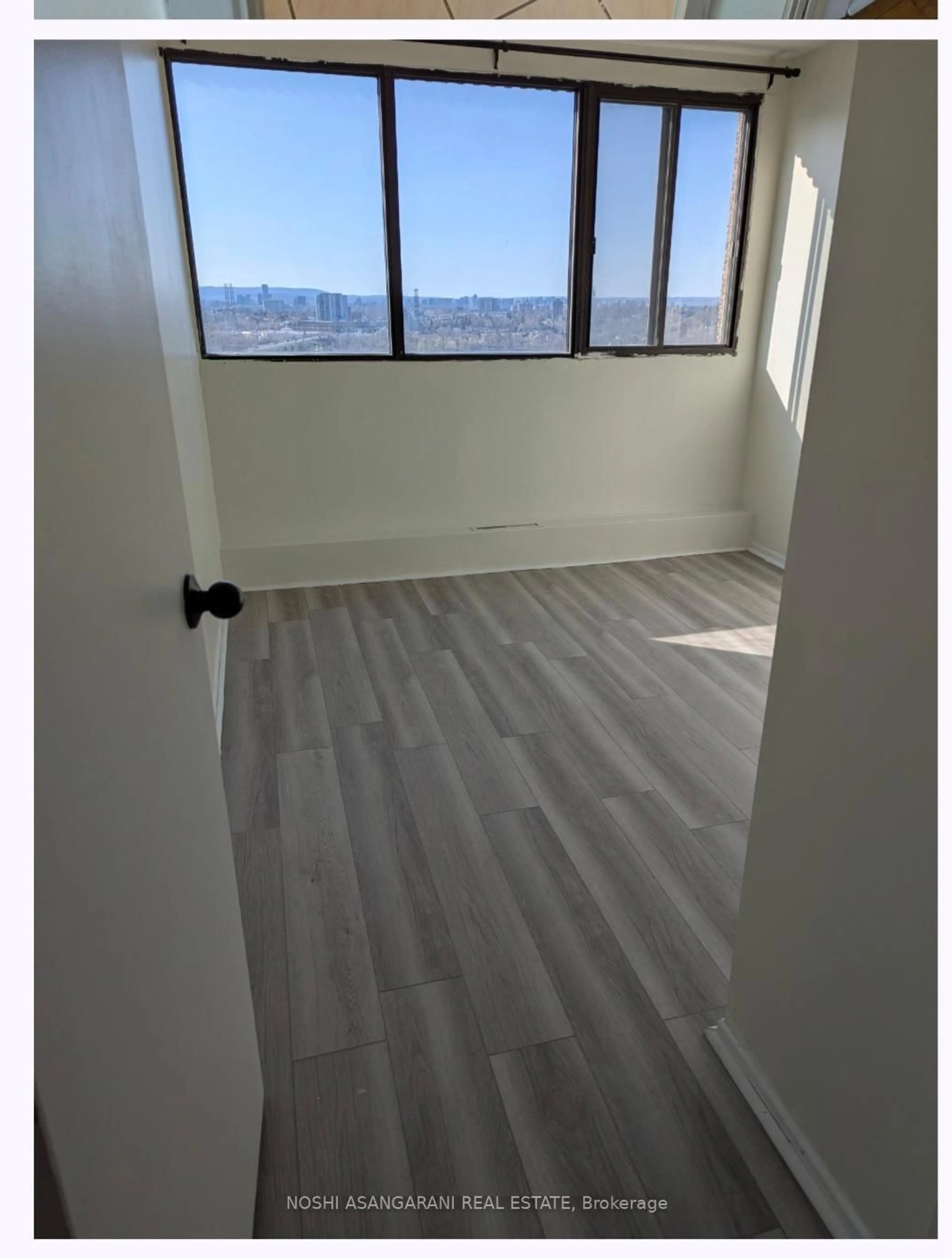 A pic of a room for 1285 Cahill Dr #1806, Ottawa Ontario K1V 9A7
