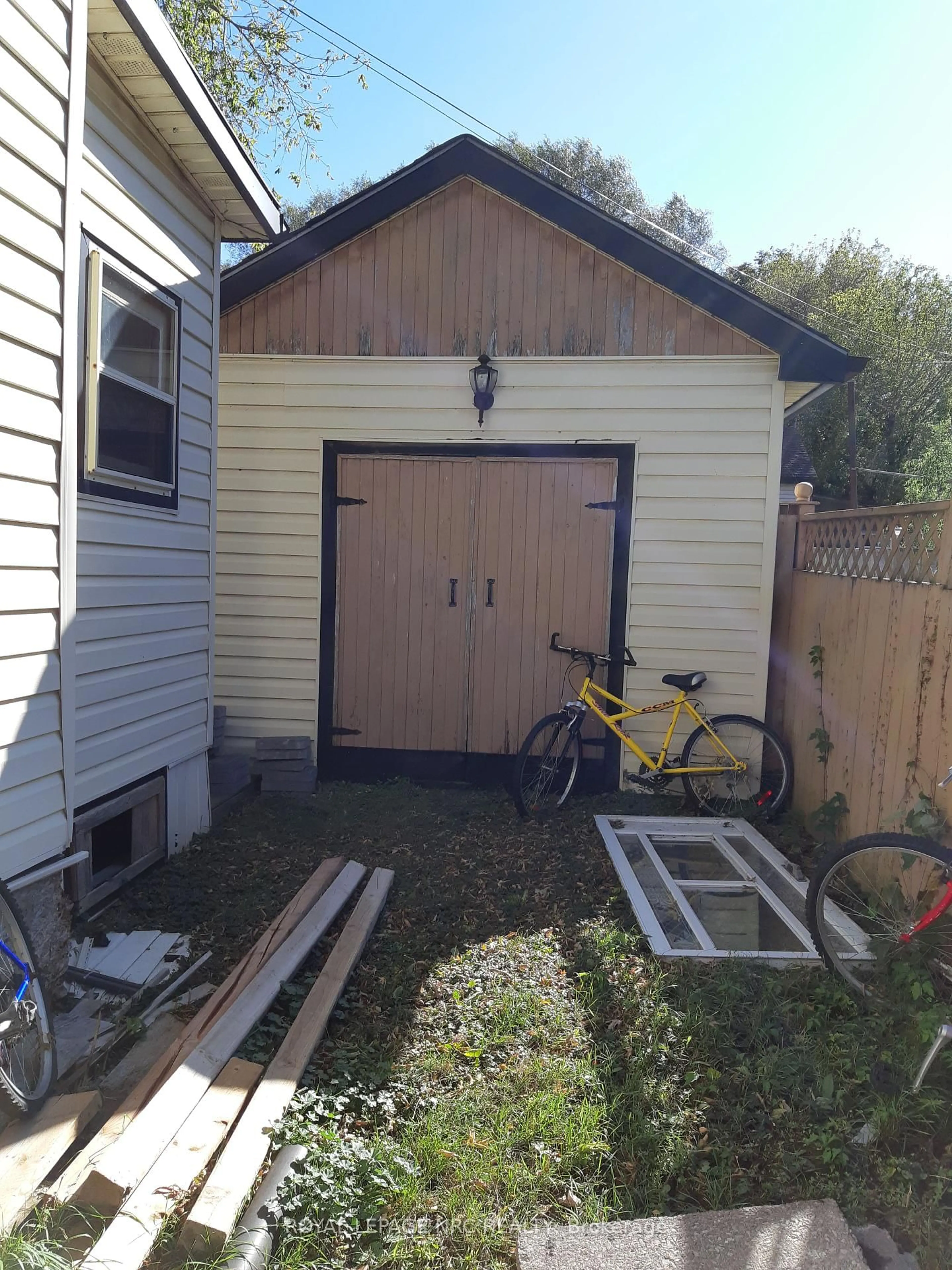 Shed for 17 Kinnear St, Port Colborne Ontario L3K 1A7