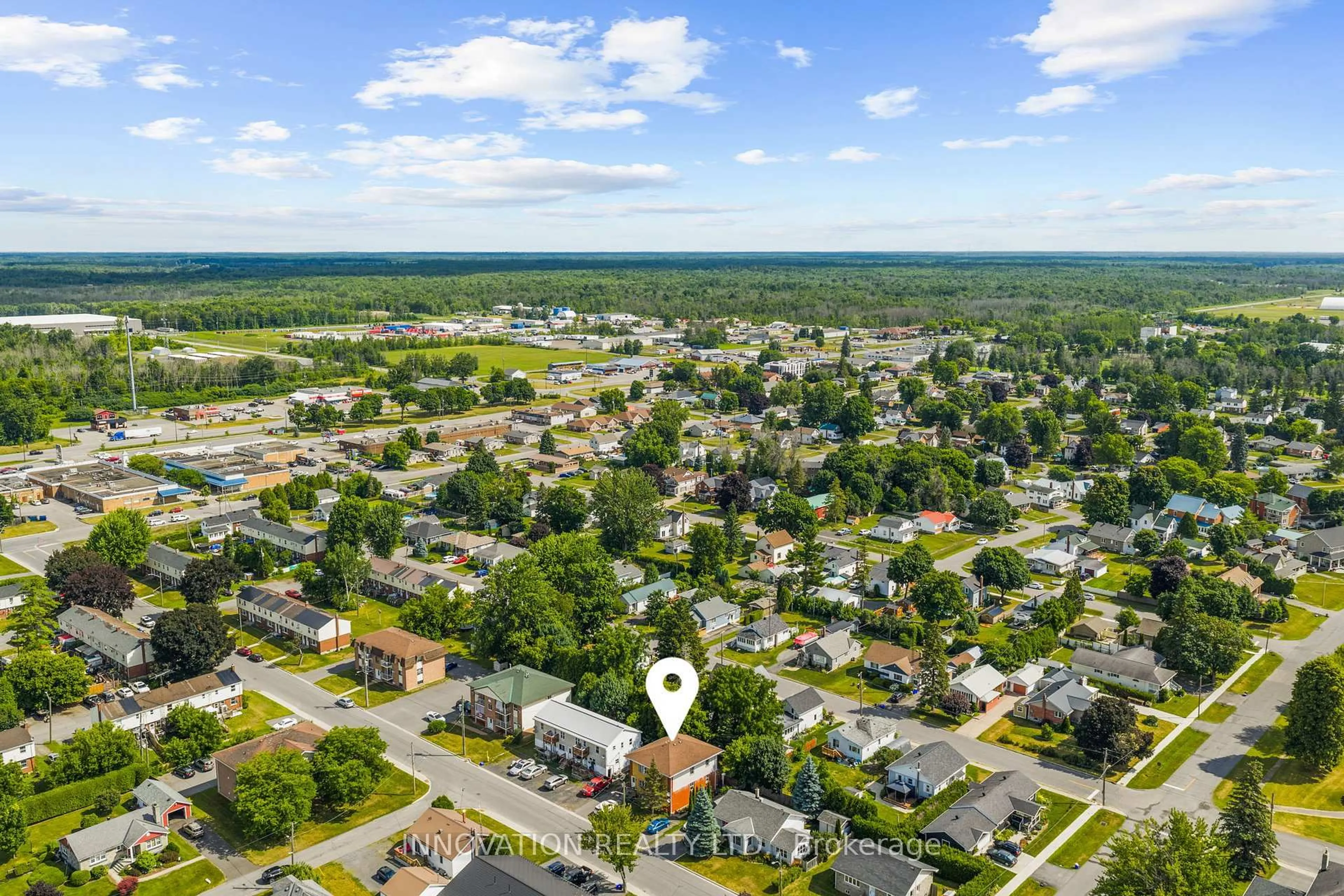 A pic from outside/outdoor area/front of a property/back of a property/a pic from drone, street for 39 Ontario St, South Dundas Ontario L8N 2X1
