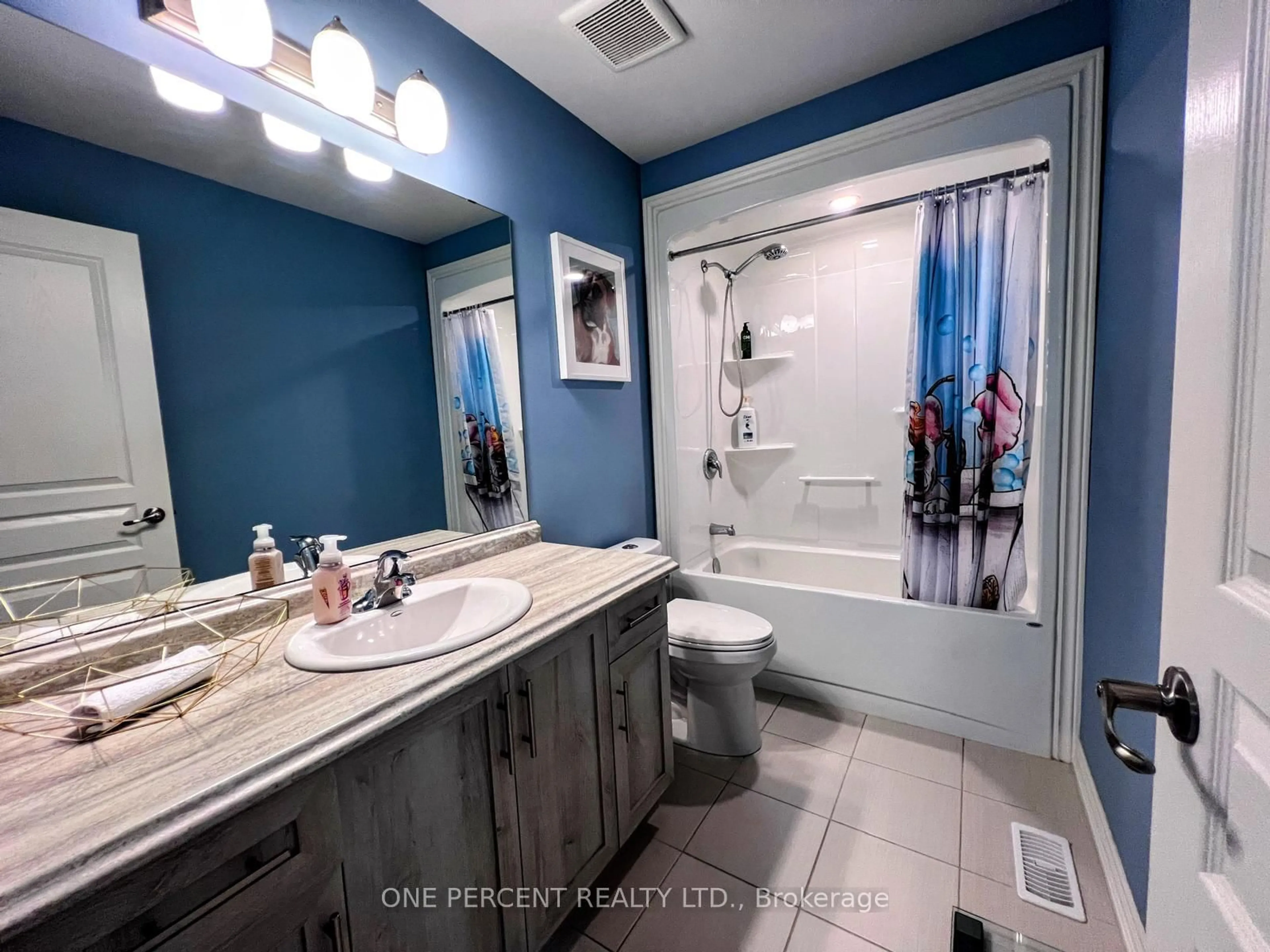 Contemporary bathroom, ceramic/tile floor for 4348 Shuttleworth Dr, Niagara Falls Ontario L2G 0X5