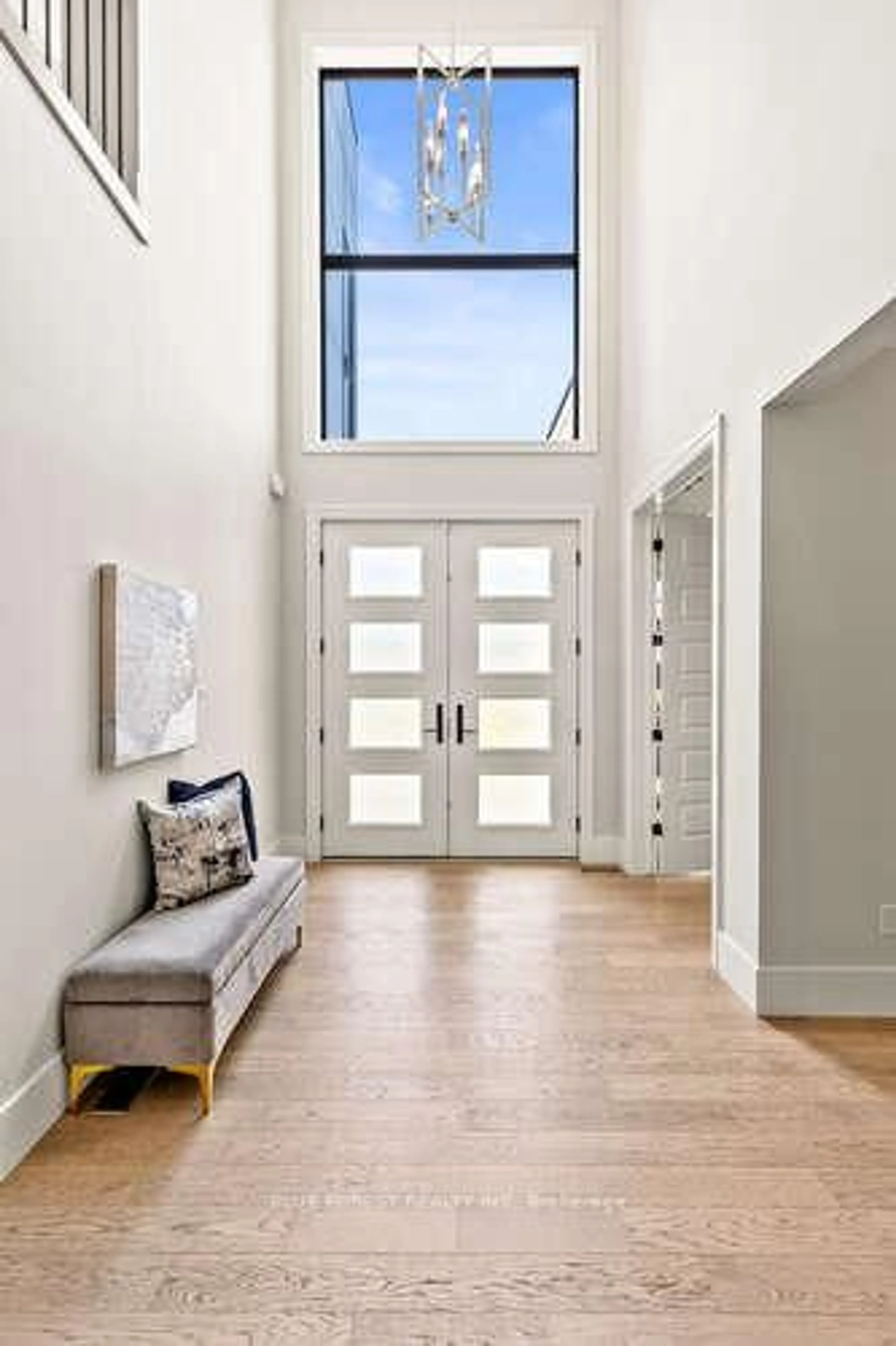 Indoor entryway for 1287 Dyer Cres, London North Ontario N6G 0S7