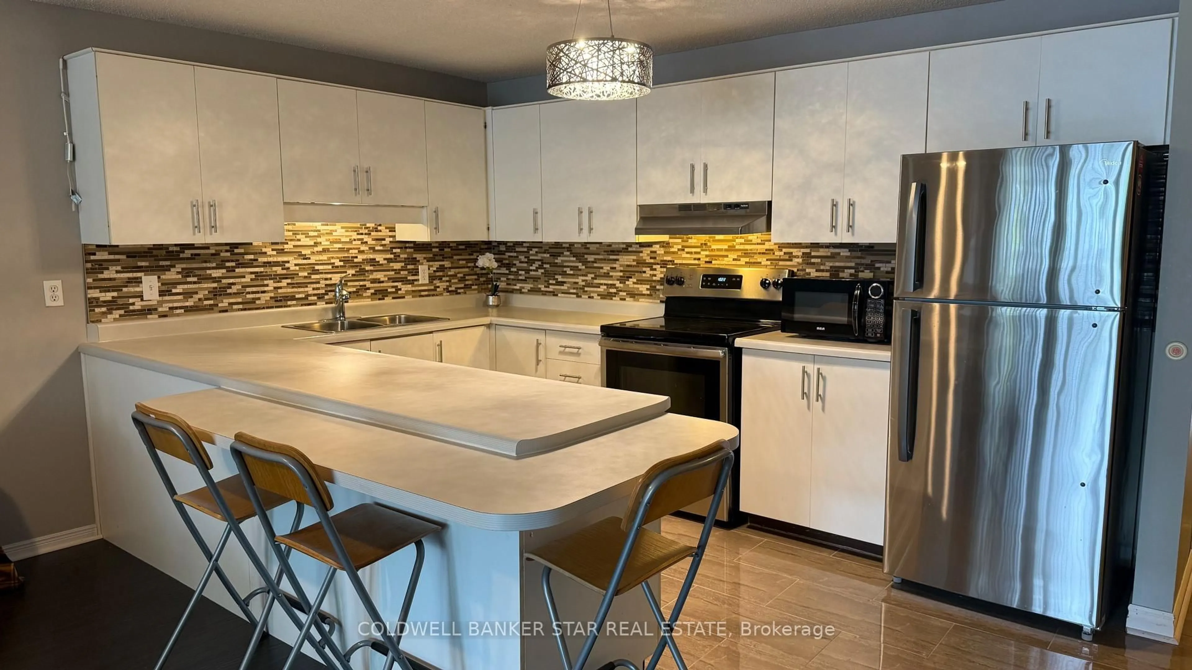 Open concept kitchen, ceramic/tile floor for 3 RIVER Rd #6, Lambton Shores Ontario N0M 1T0