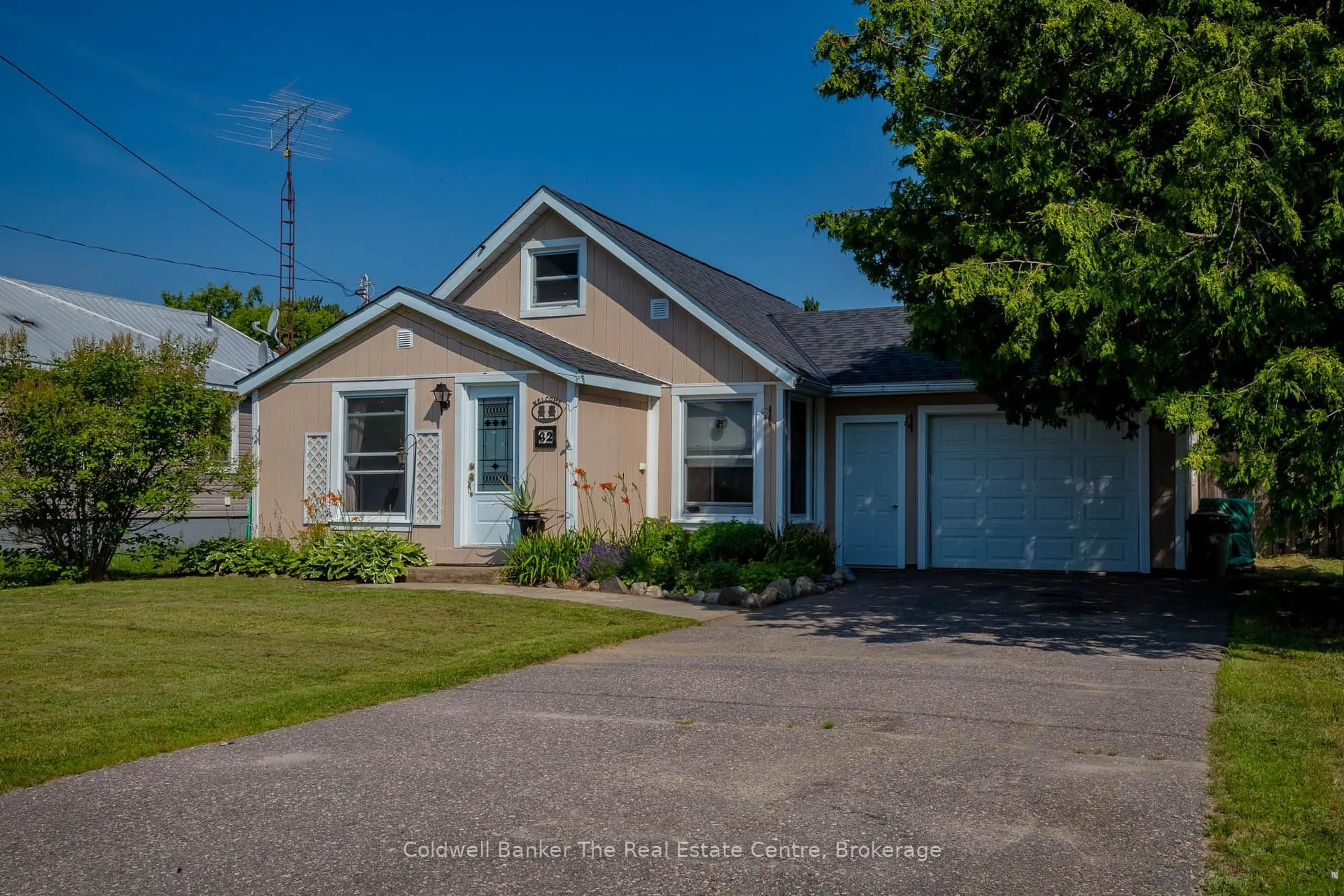 Home with vinyl exterior material, street for 62 Riverside Ave, South River Ontario P0A 1X0