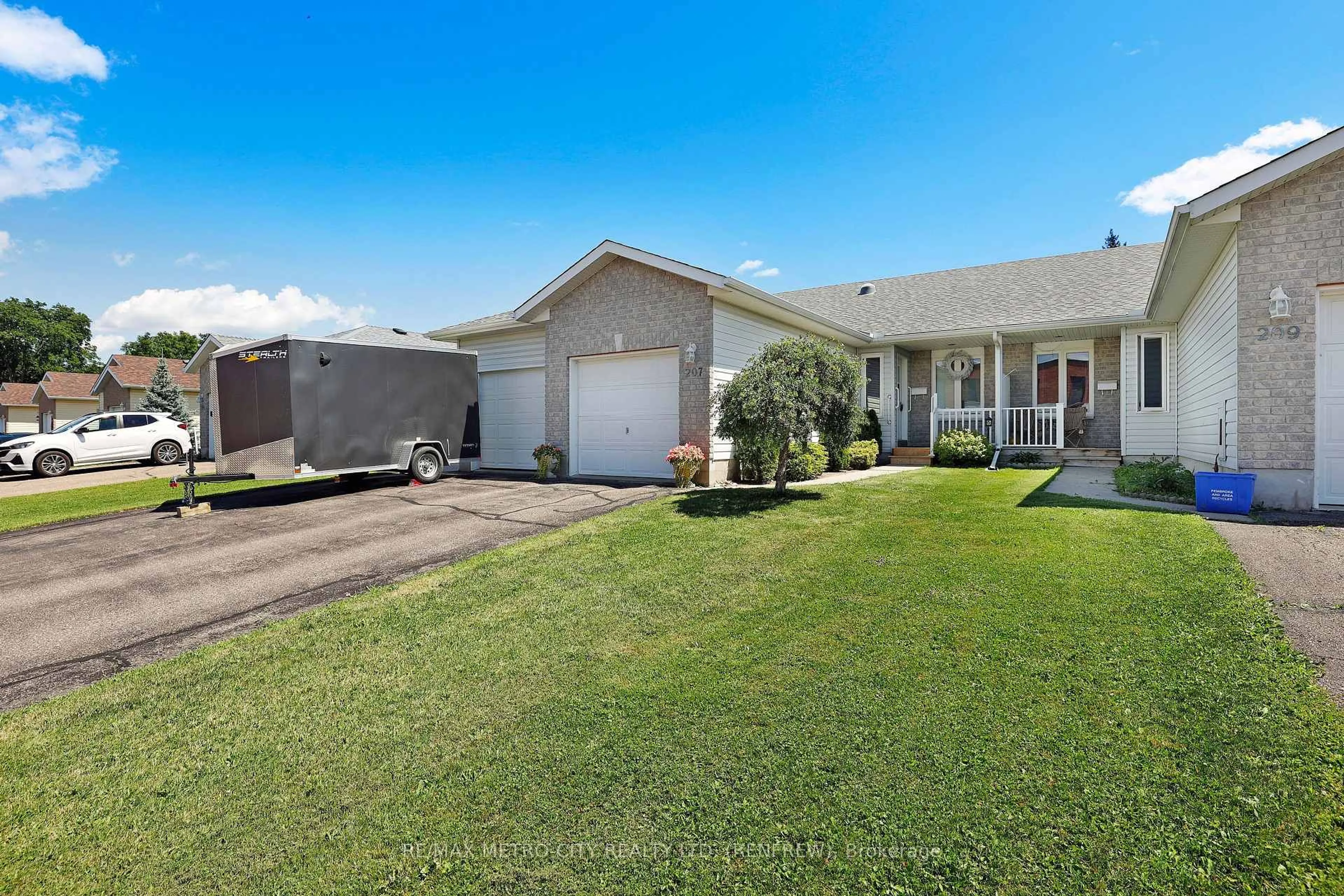 A pic from outside/outdoor area/front of a property/back of a property/a pic from drone, street for 207 Renfrew Ave, Renfrew Ontario K7V 2Y4