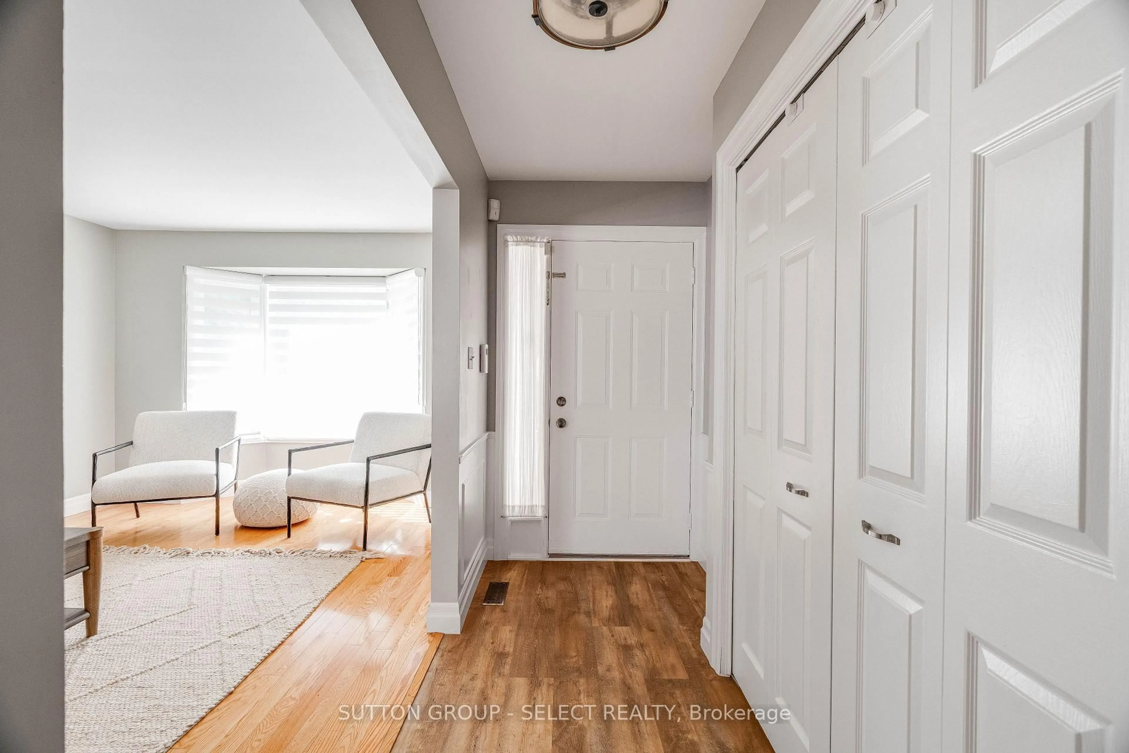 Indoor entryway for 124 Grenfell Cres, London North Ontario N5X 2R9