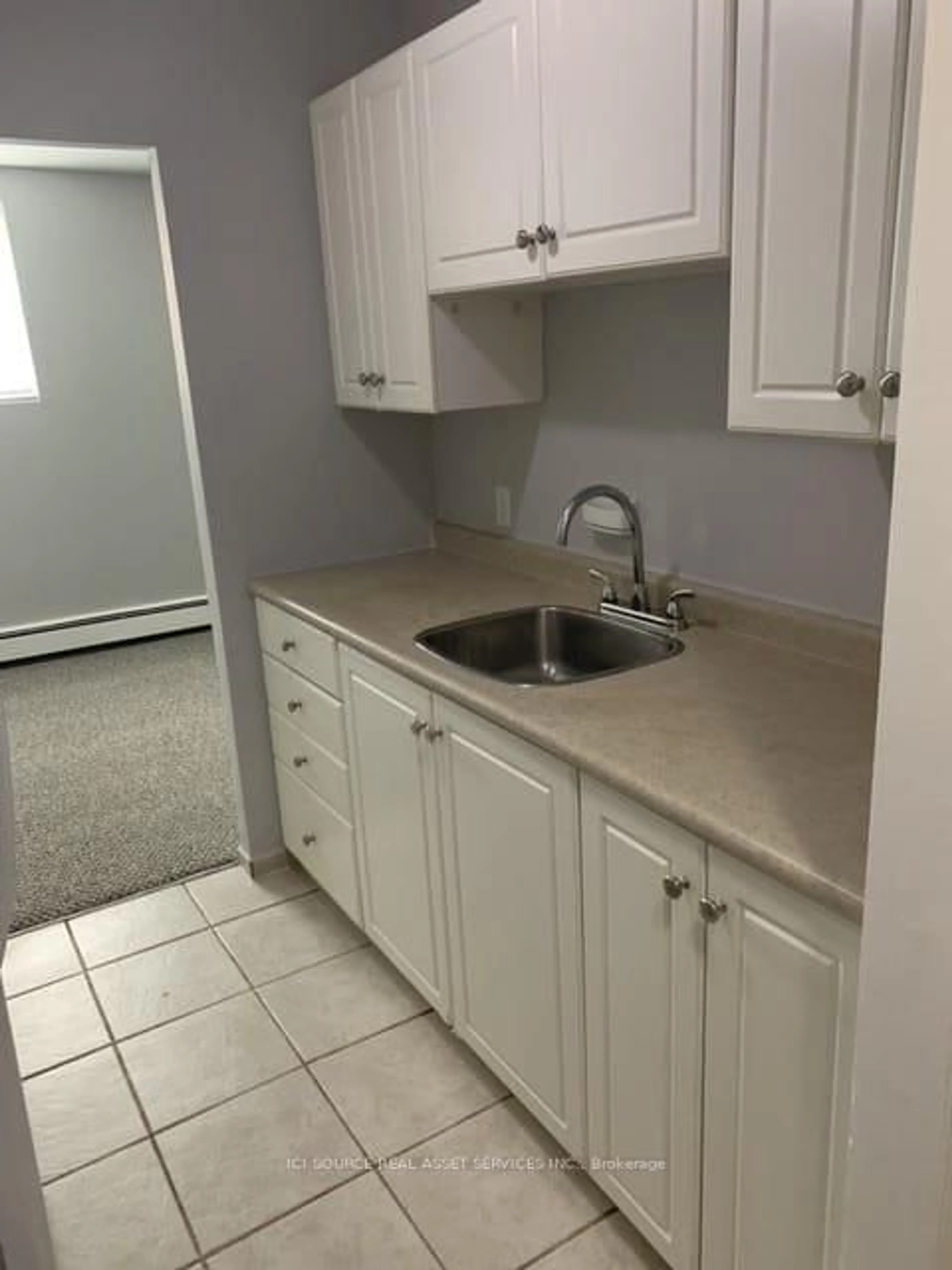 Standard kitchen, unknown for 122 Riverview Dr #318, Chatham-Kent Ontario N7M 1A5