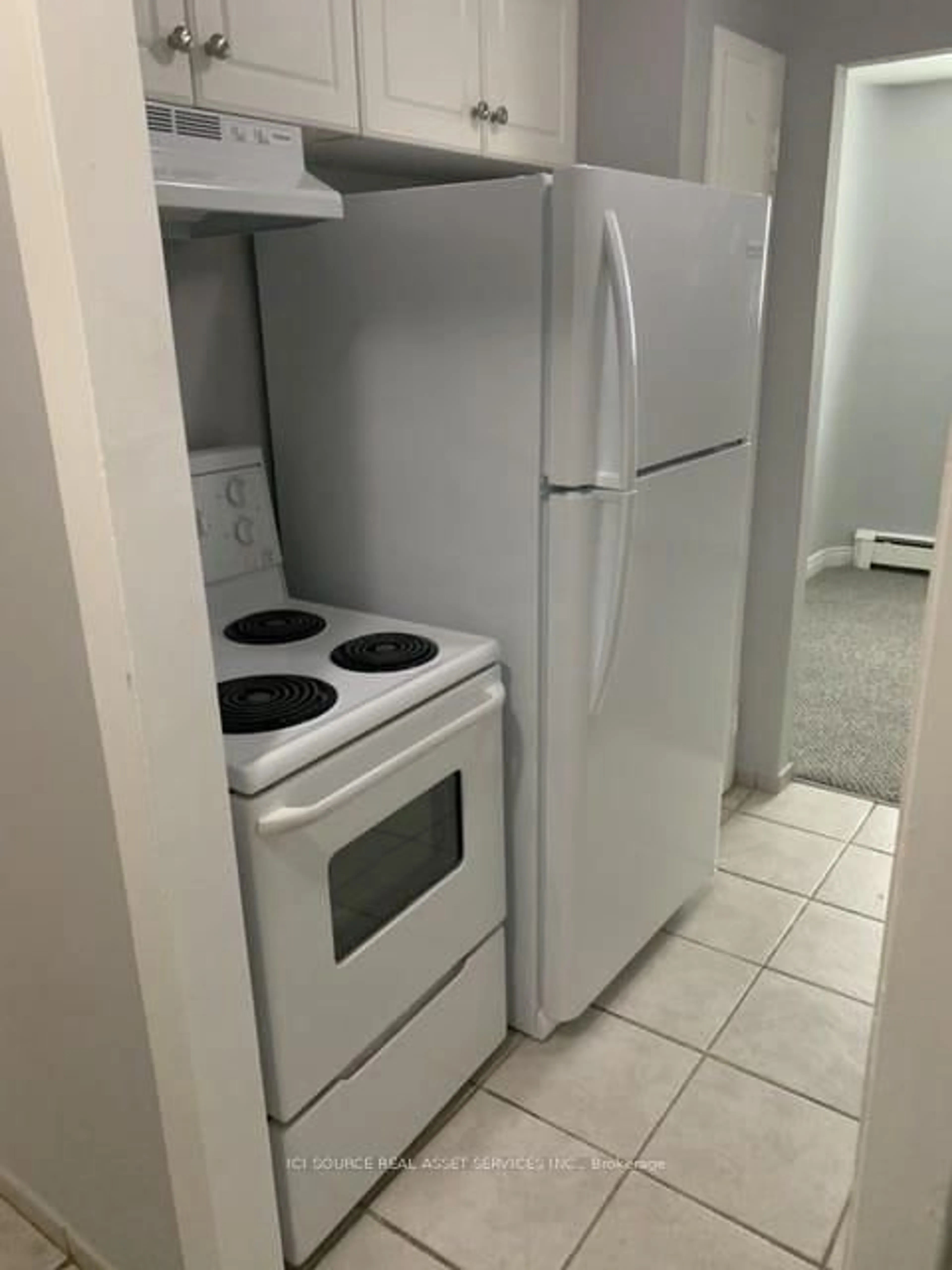 Standard kitchen, floor is not visible for 122 Riverview Dr #318, Chatham-Kent Ontario N7M 1A5