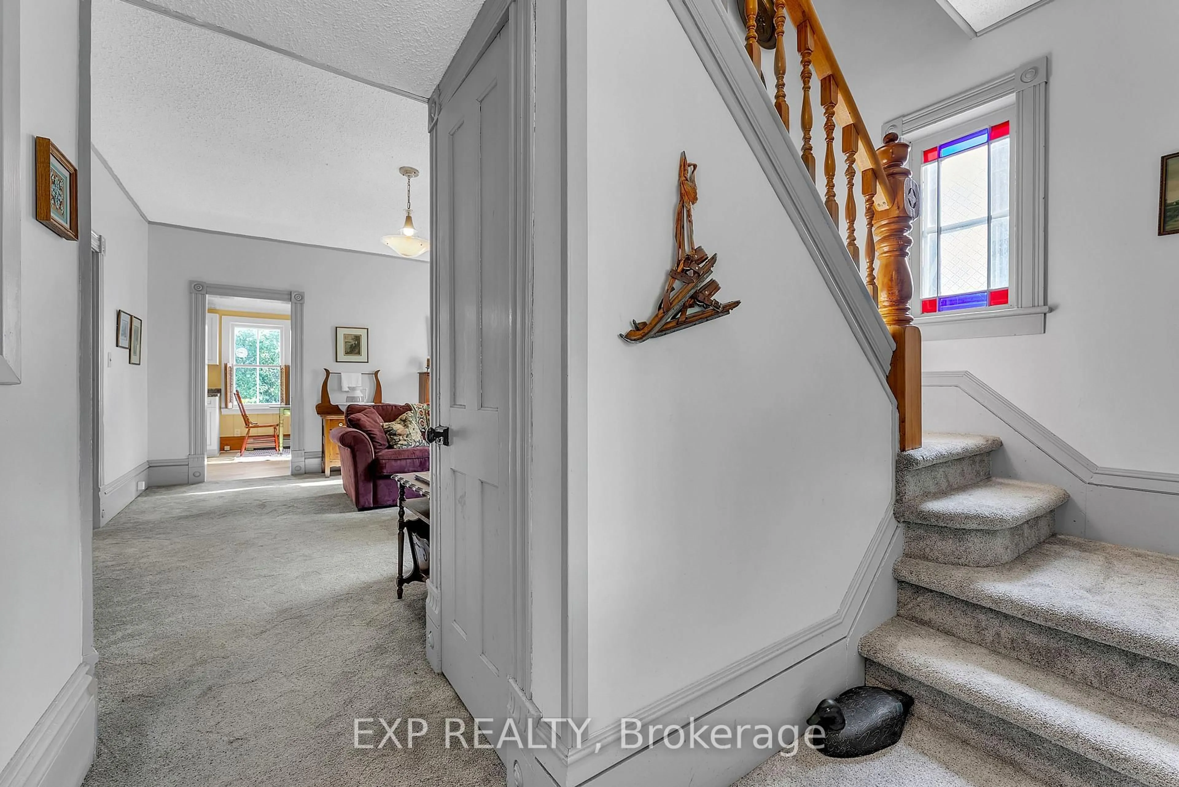 Indoor entryway for 301 Noxon Ave, Prince Edward County Ontario K0K 3L0