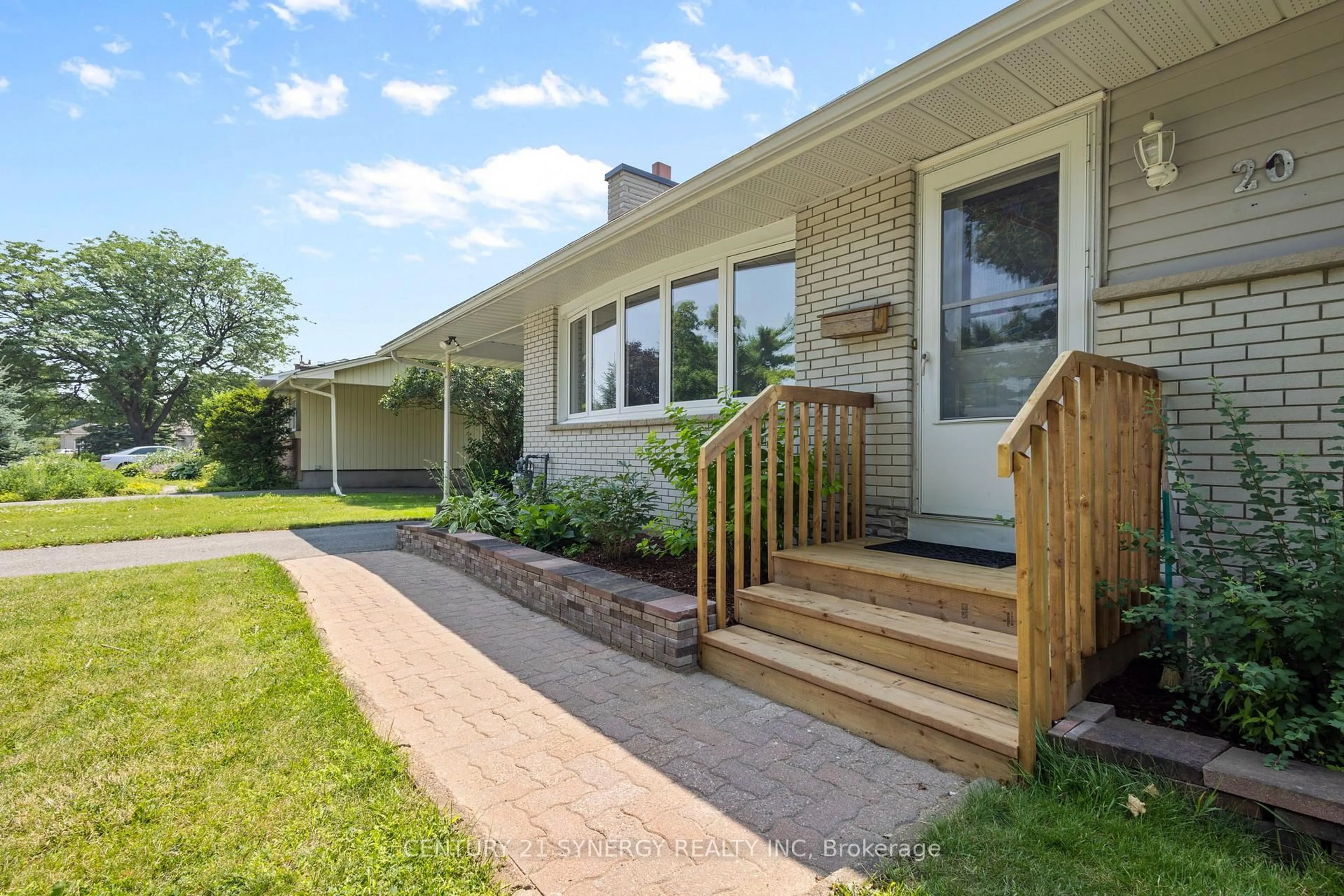 Home with vinyl exterior material, street for 20 Parkside Cres, Ottawa Ontario K2G 3B5