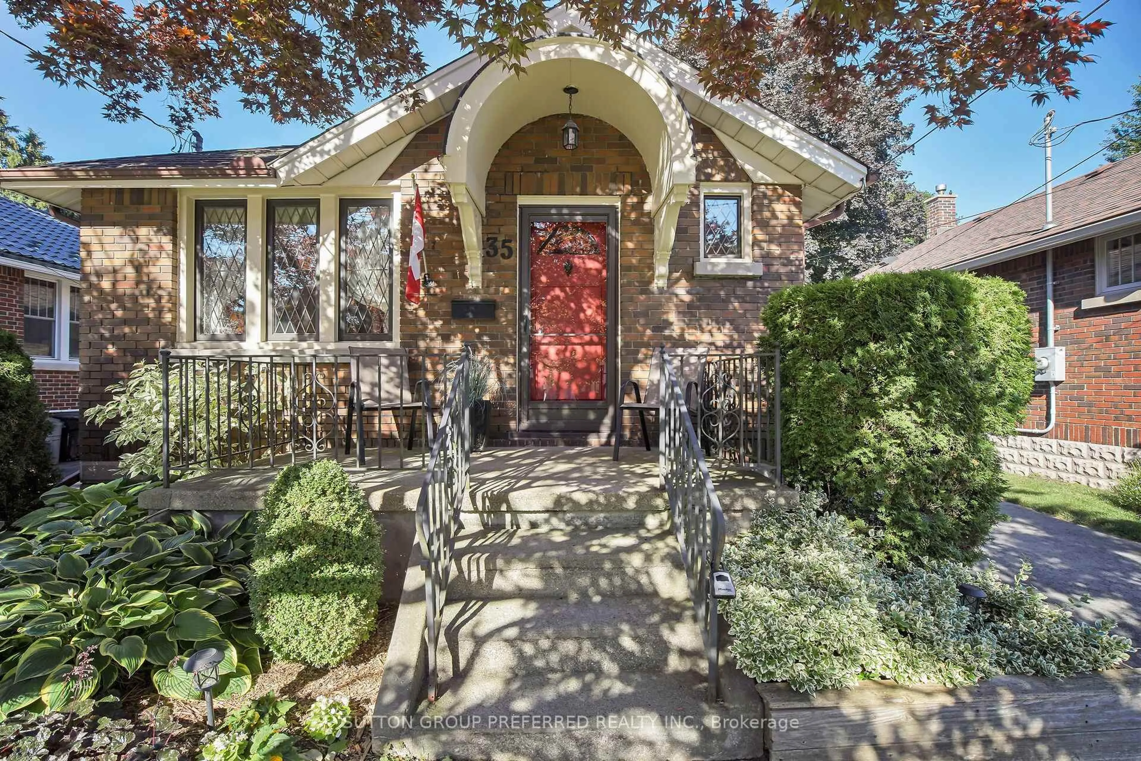 Unknown for 35 Logan Ave, London East Ontario N5Y 2P5