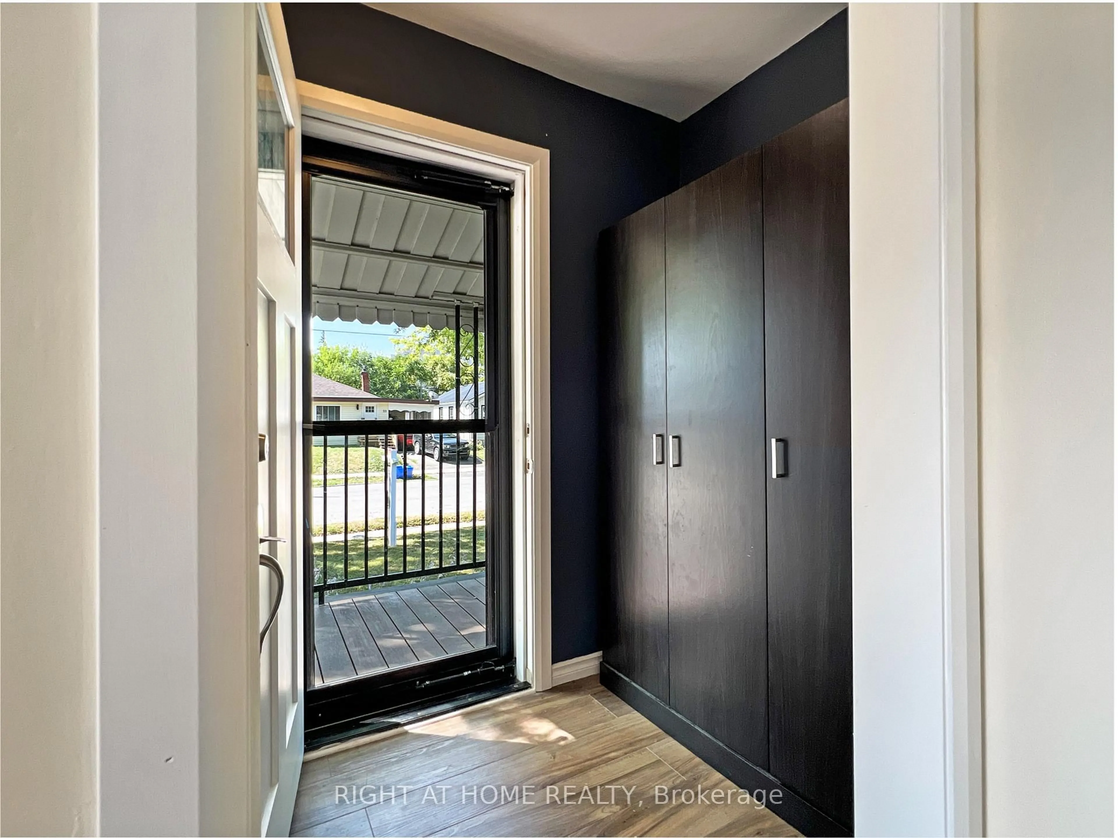 Indoor entryway for 26 Montgomery Blvd, Belleville Ontario K8N 1H9