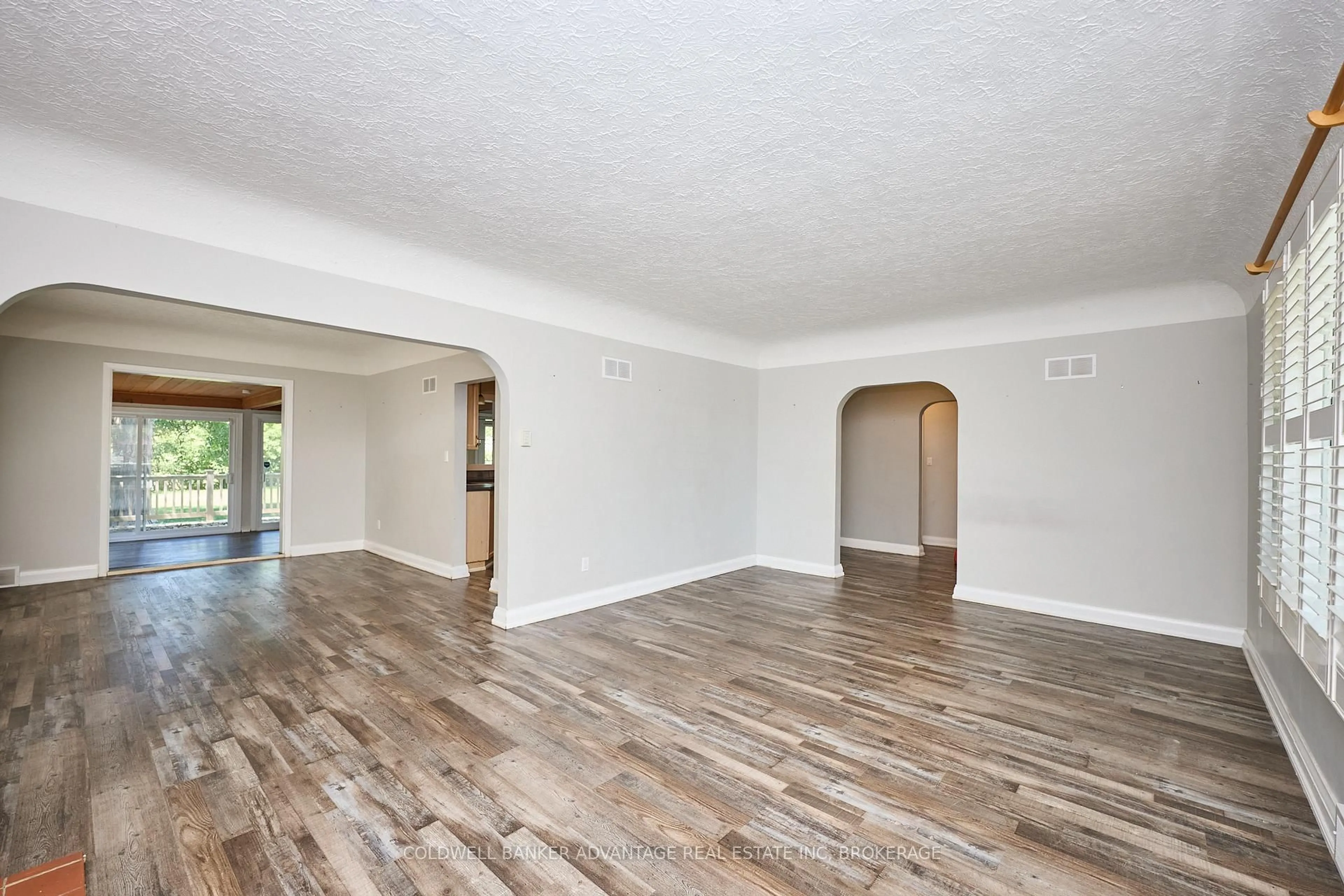 A pic of a room for 49 Carlton Ave, Welland Ontario L3C 1P8