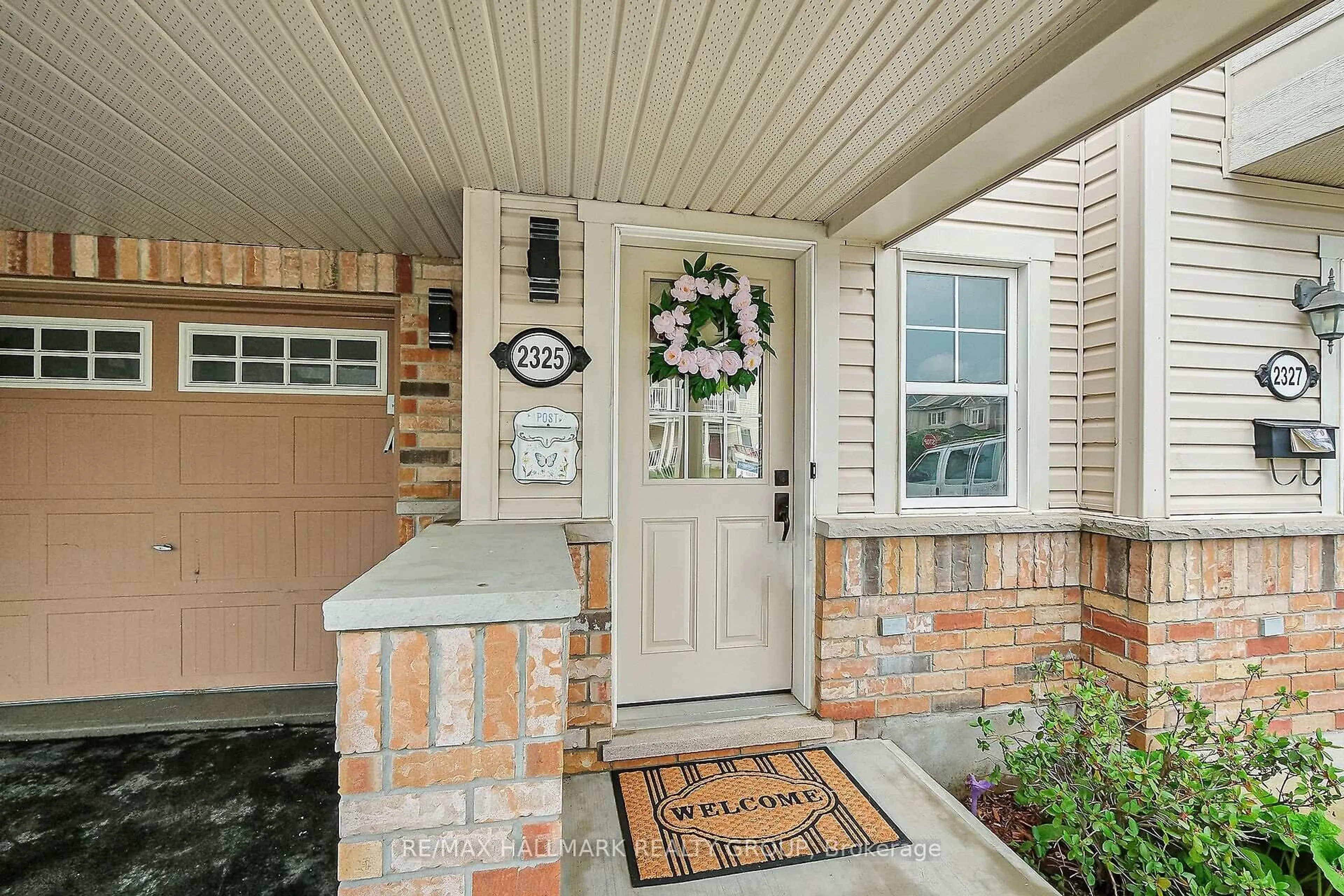Indoor entryway for 2325 Blue Aster St, Ottawa Ontario K2J 0X5