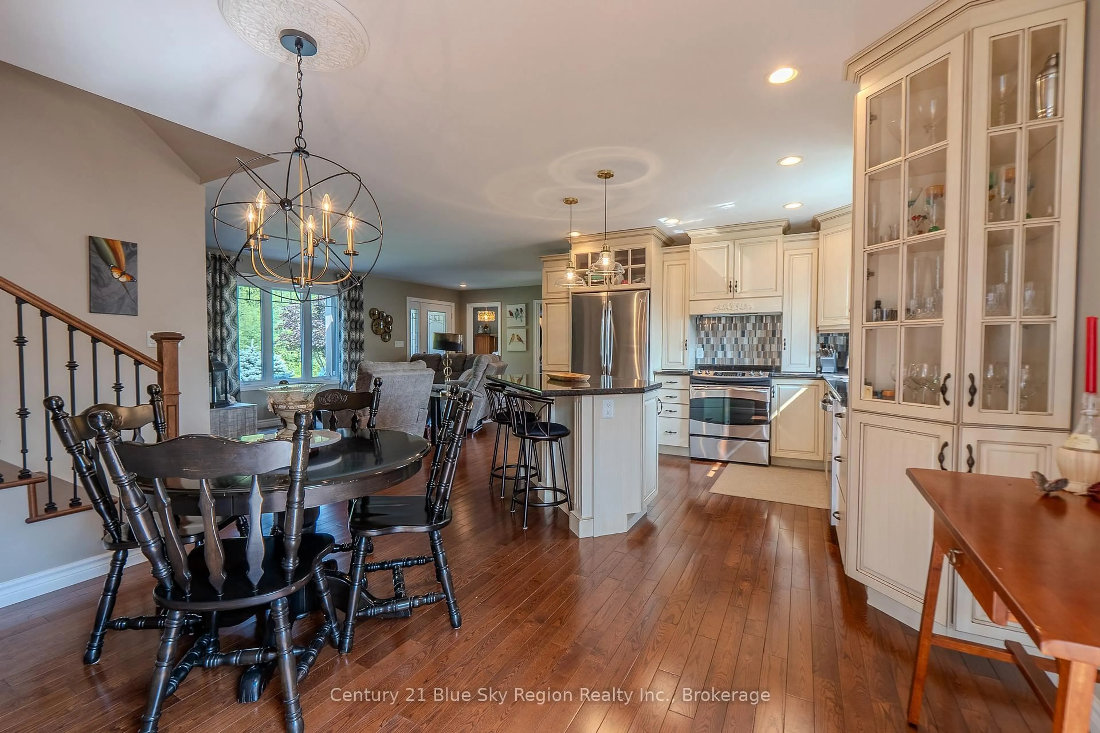 Open concept kitchen, ceramic/tile floor for 161 Spruce Crt, West Nipissing Ontario P2B 3N6