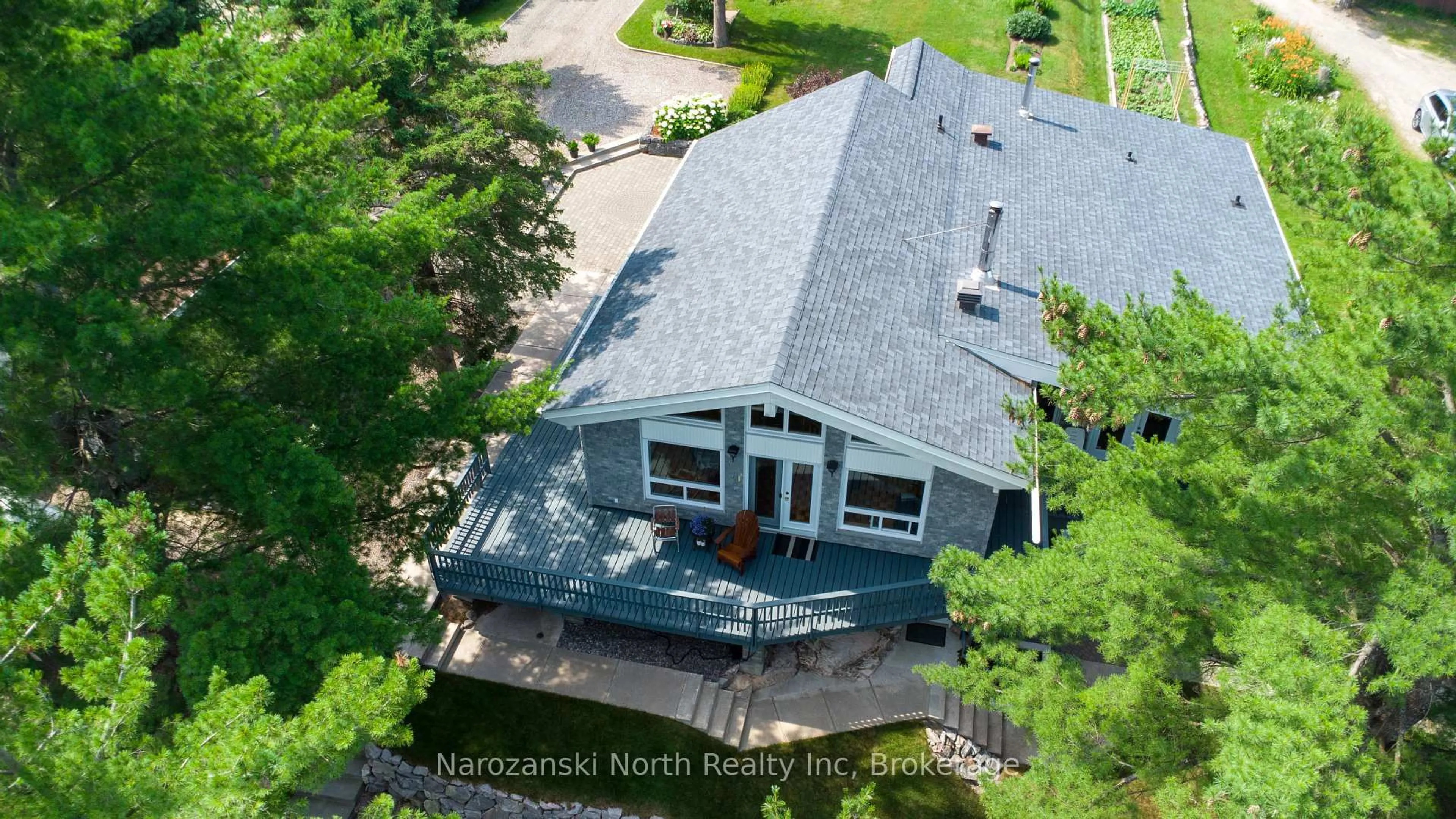 A pic from outside/outdoor area/front of a property/back of a property/a pic from drone, unknown for 45 Gauthier Rd, French River Ontario P0M 1A0