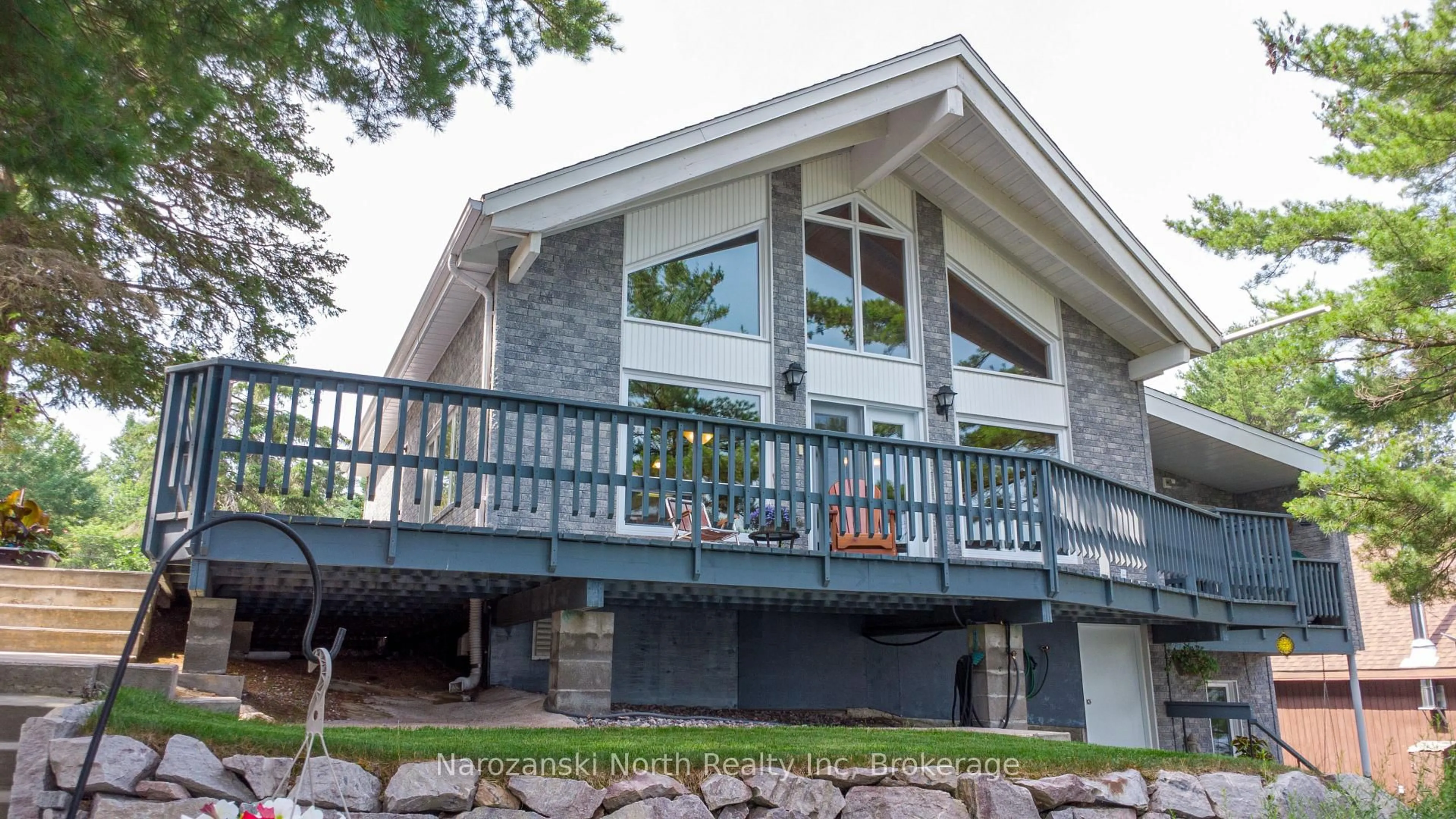 Home with vinyl exterior material, unknown for 45 Gauthier Rd, French River Ontario P0M 1A0