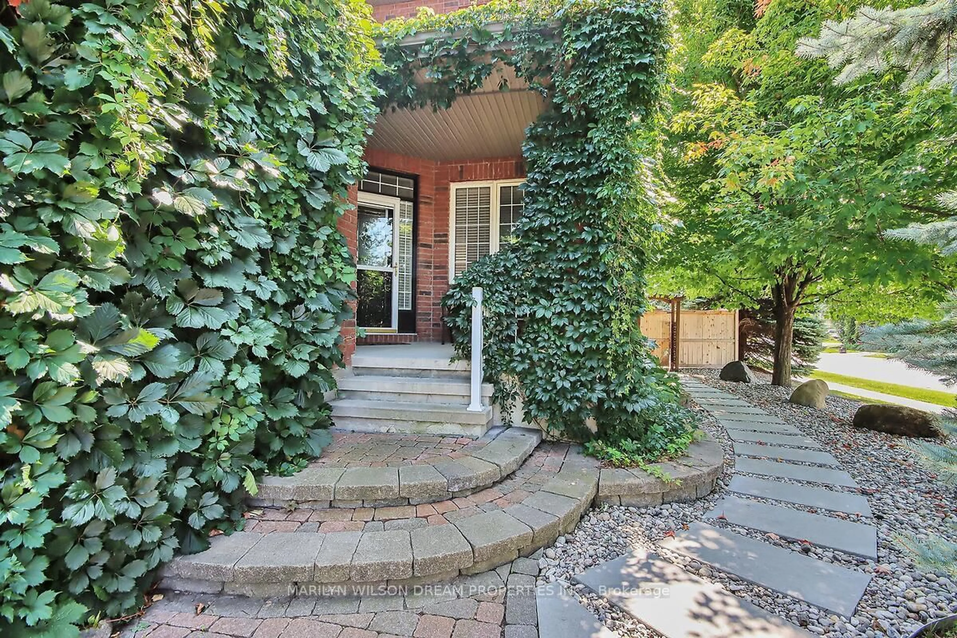 Patio, street for 4 Nortoba Cres, Ottawa Ontario K2T 1G9
