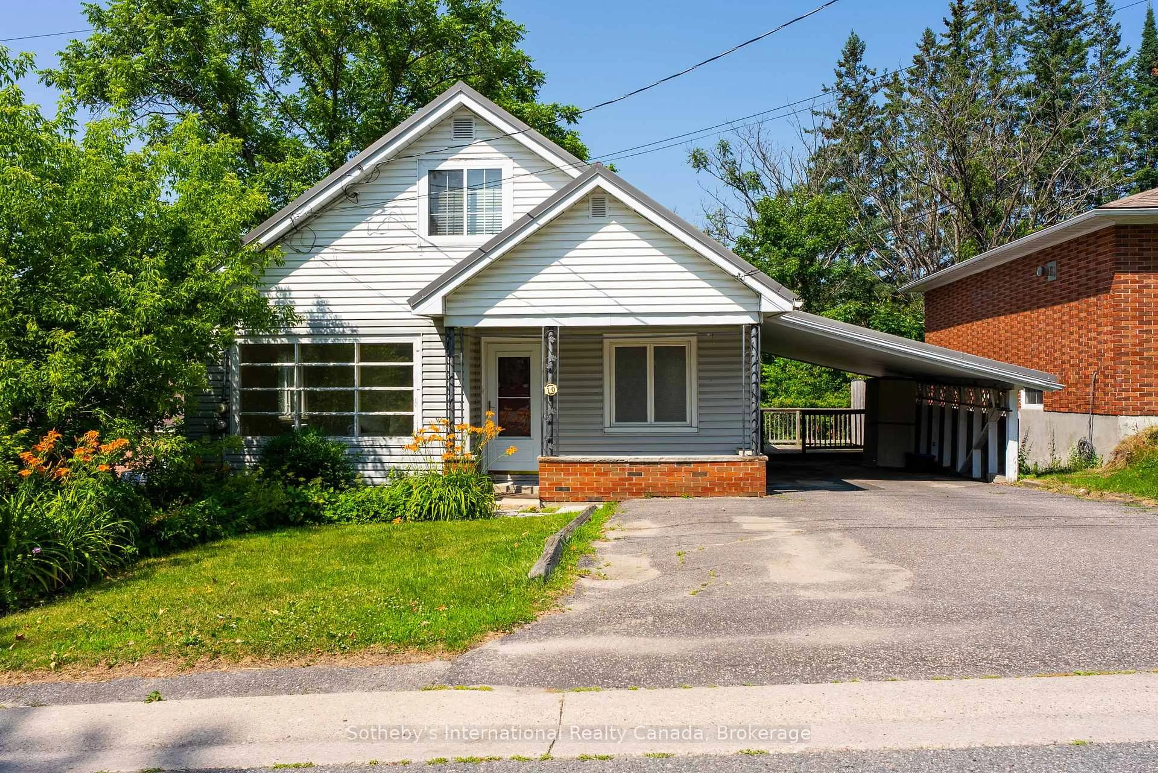 Unknown for 10 Fairy Ave, Huntsville Ontario P1H 1G7