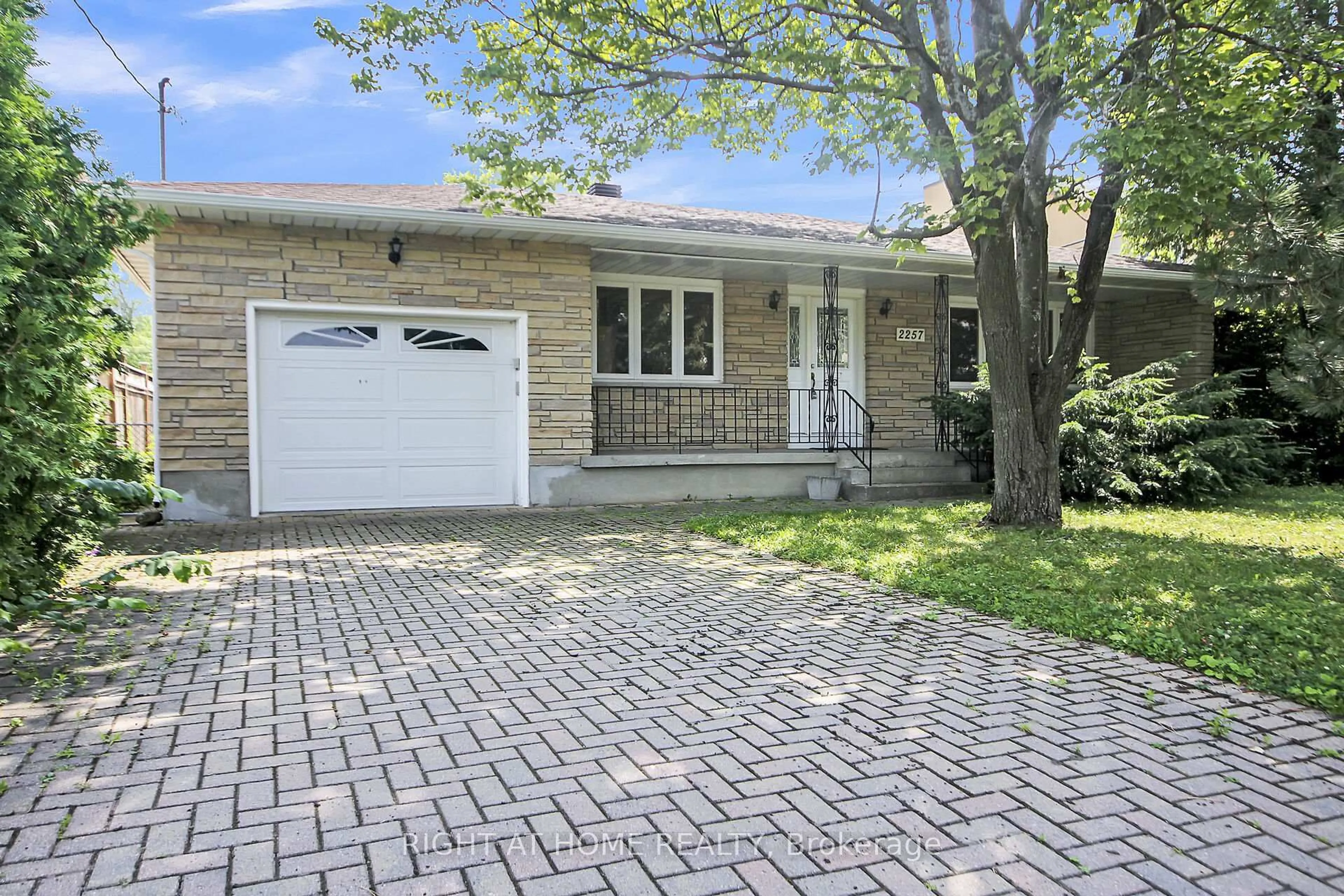 Home with brick exterior material, street for 2257 Prospect Ave, Ottawa Ontario K1H 7G2