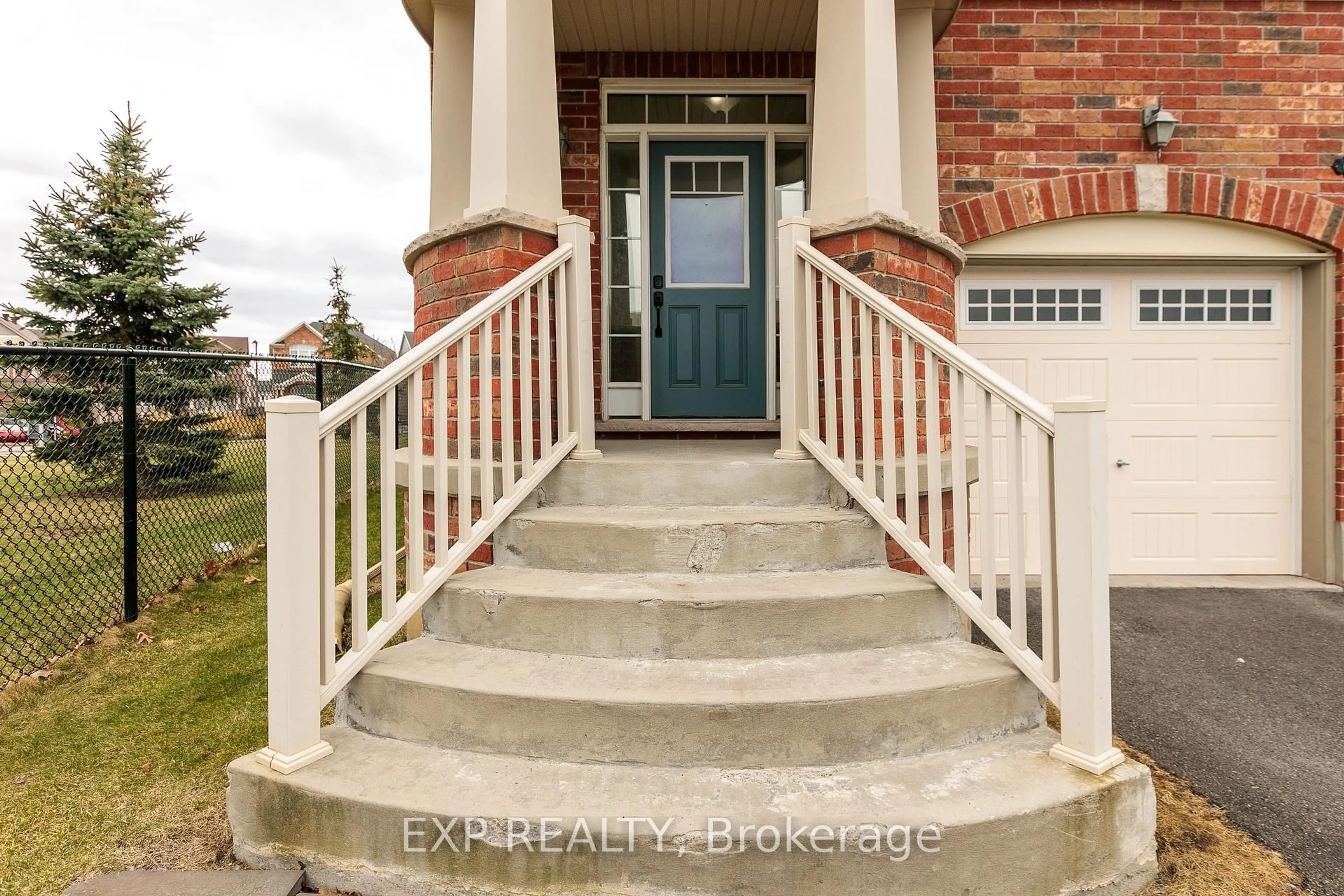 Indoor entryway for 3532 River Run Ave, Ottawa Ontario K2J 3V5