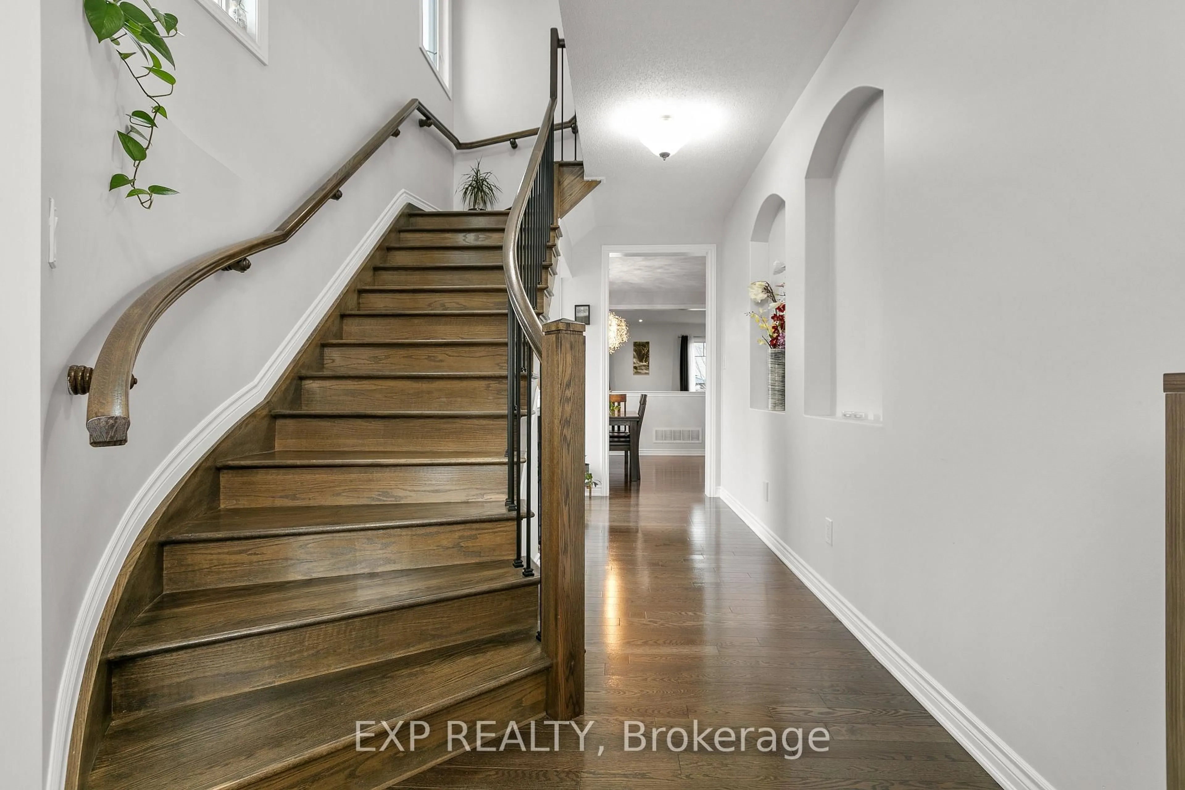 Indoor entryway for 3532 River Run Ave, Ottawa Ontario K2J 3V5