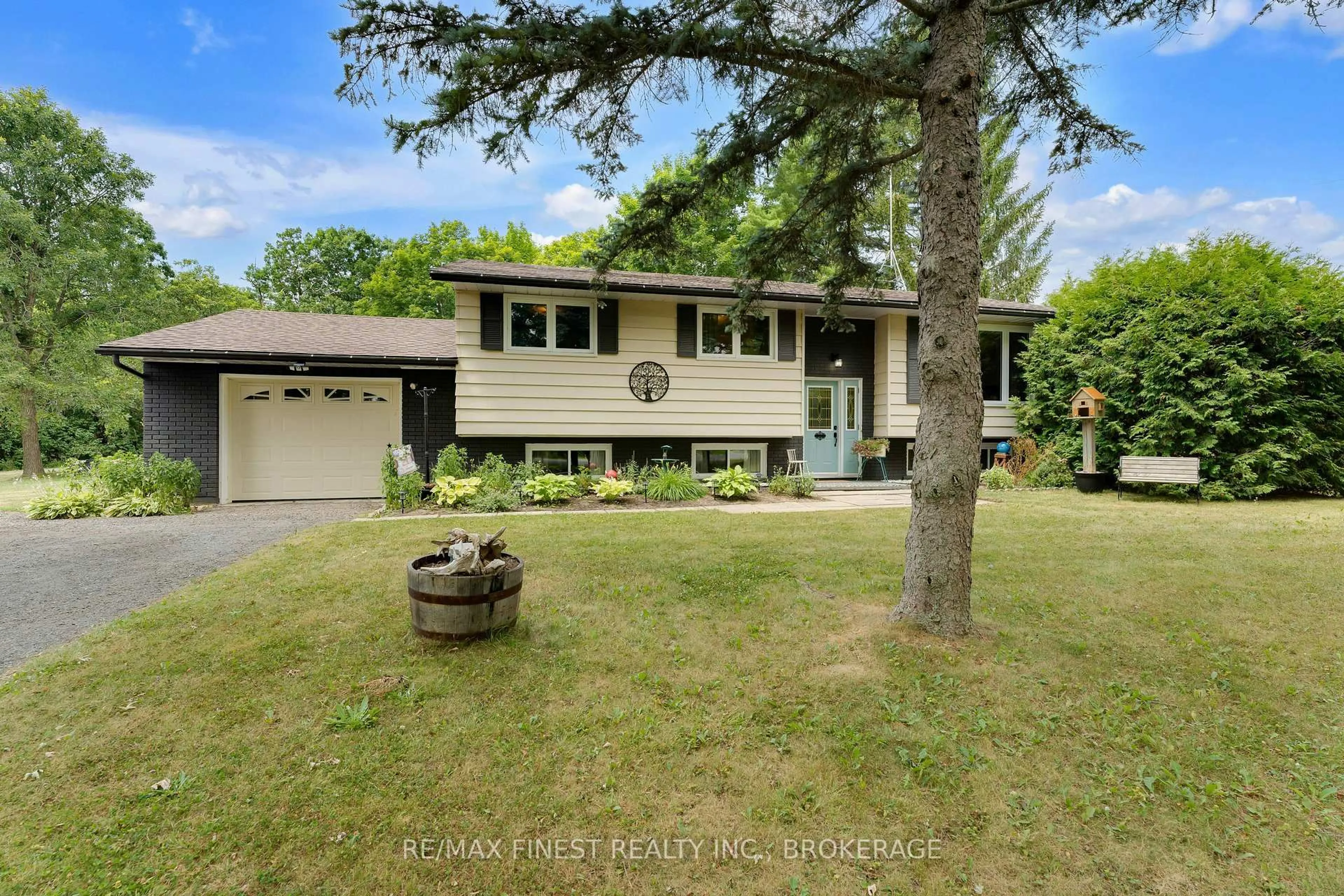 A pic from outside/outdoor area/front of a property/back of a property/a pic from drone, street for 1089 County Road 9 Rd, Greater Napanee Ontario K7R 0E4