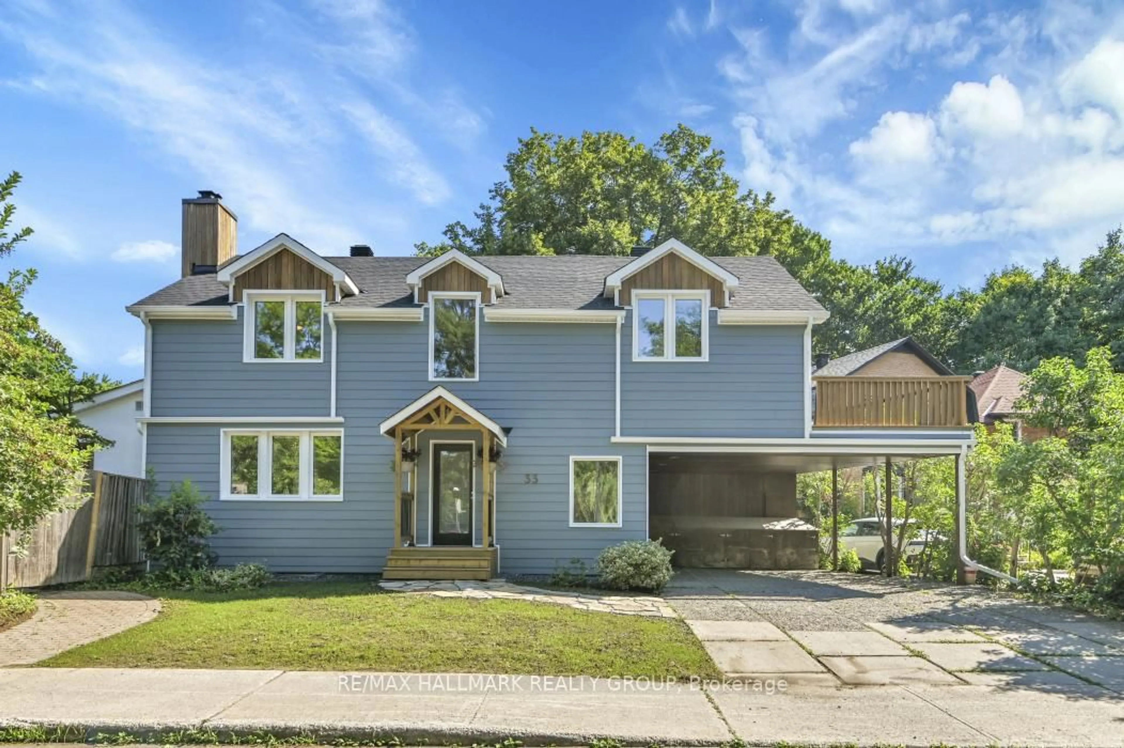 Home with vinyl exterior material, street for 33 Rockcliffe Way, Ottawa Ontario K1M 1B3